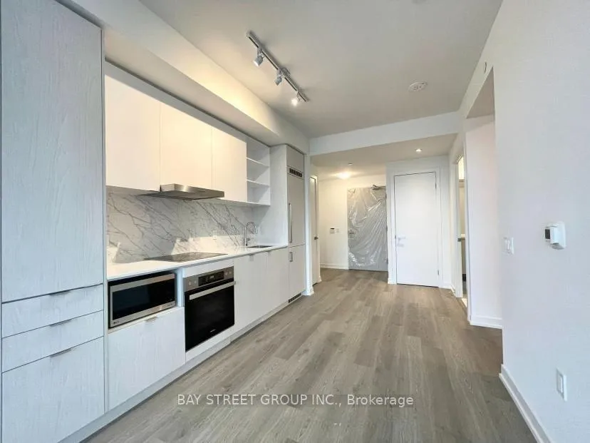 Photo 5 of Unit 6803, 55 Cooper Street, Toronto, Waterfront Communities — HOMEH