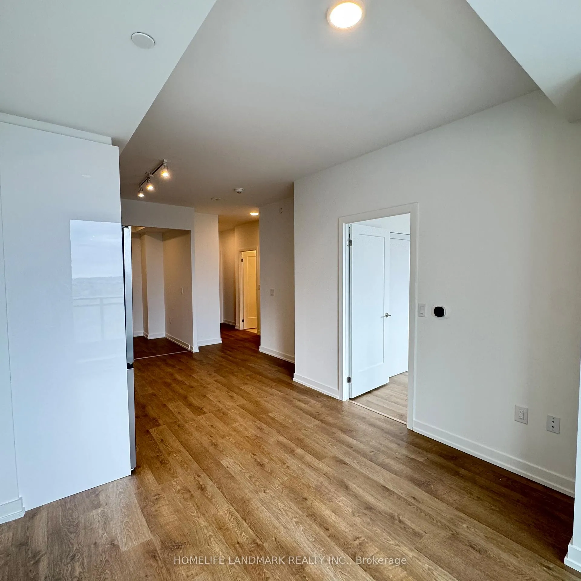 Photo 5 of Unit A 2111, 9763 Markham Road, Markham, Greensborough — HOMEH
