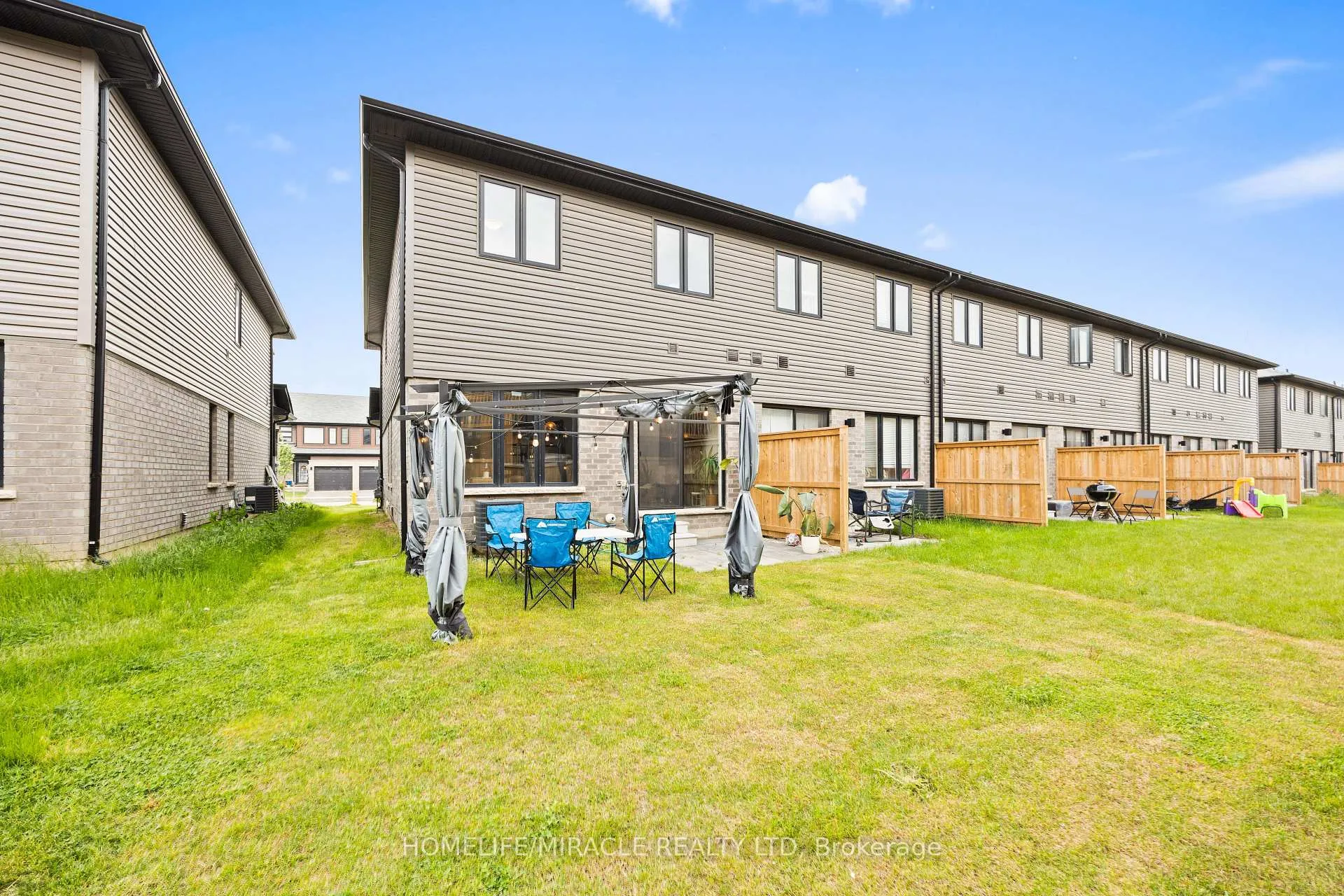 Photo 8 of 58 June Callwood Way, Brant, Brantford Twp — HOMEH