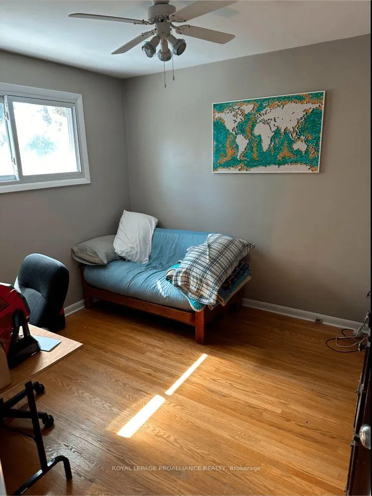 Photo 13 of 11 Bradley Crescent, Belleville, Belleville Ward — HOMEH