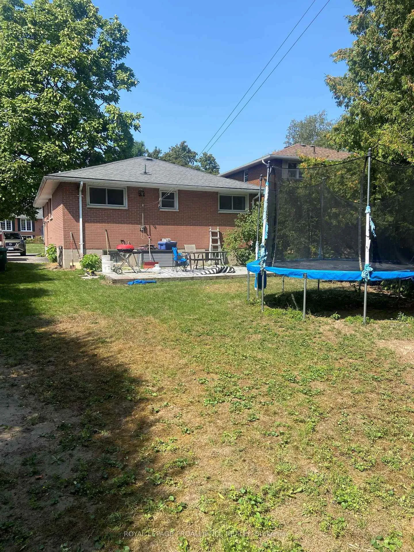 Photo 20 of 11 Bradley Crescent, Belleville, Belleville Ward — HOMEH
