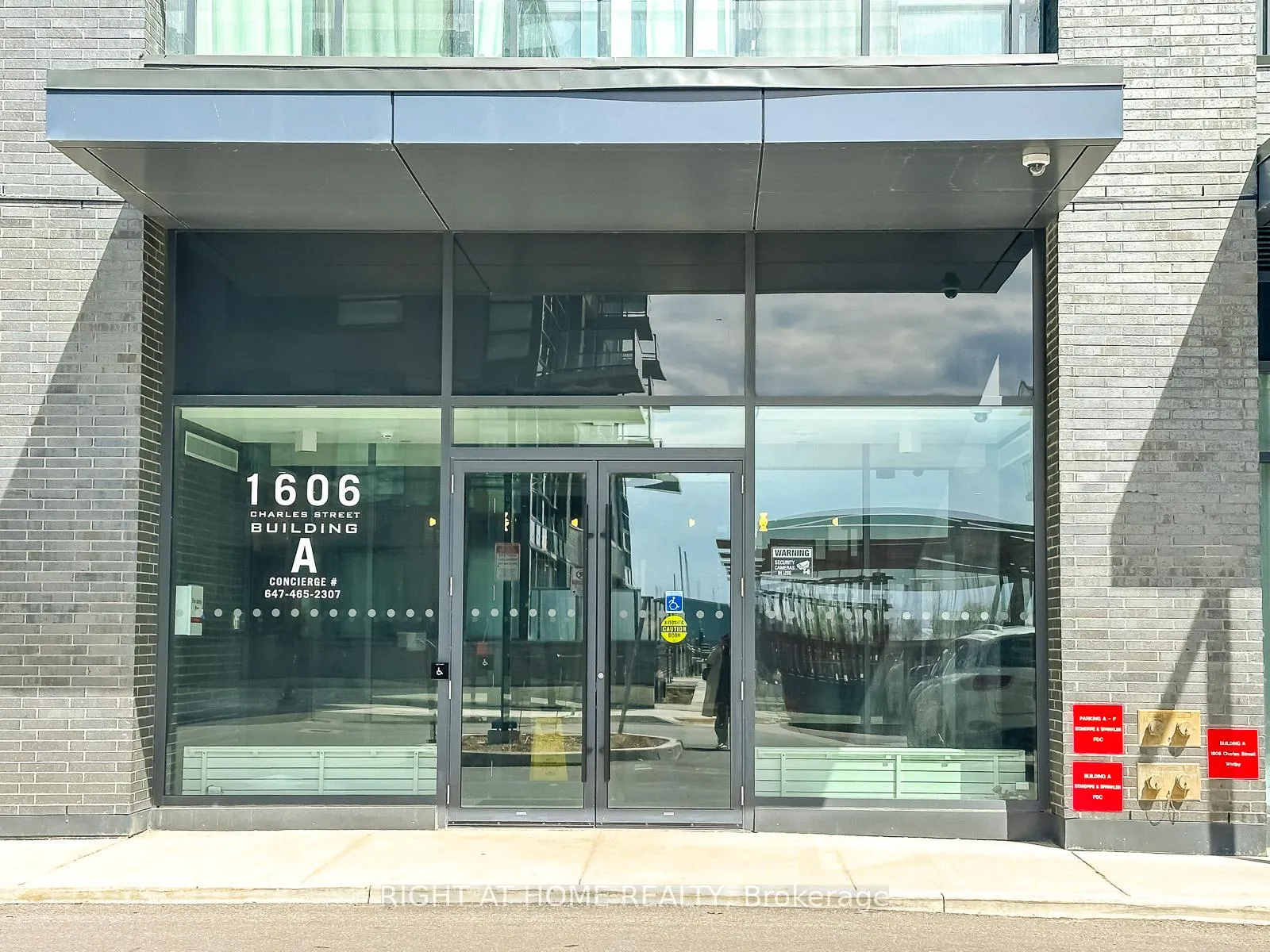 Front of Unit 1308, 1606 Charles Street