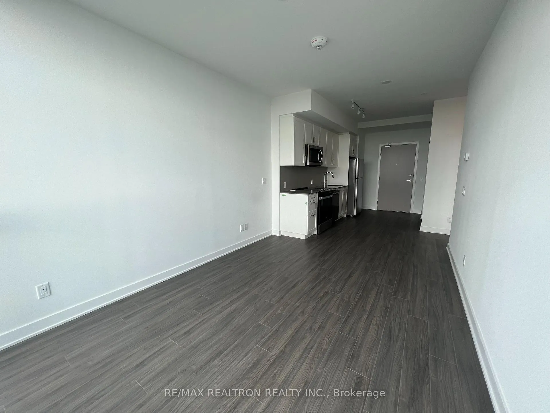 Photo 11 of Unit 704, 681 Yonge Street, Barrie, Painswick South — HOMEH