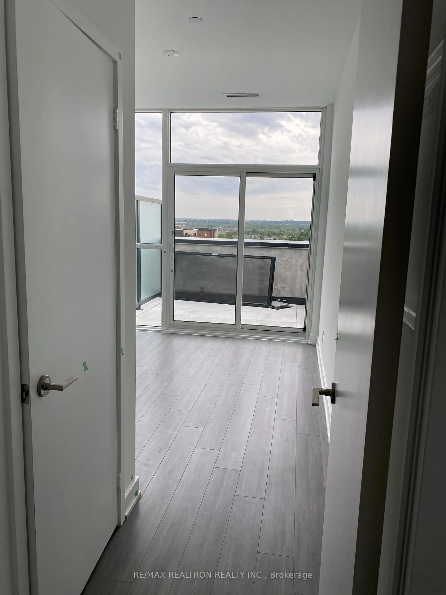 Photo 12 of Unit 704, 681 Yonge Street, Barrie, Painswick South — HOMEH