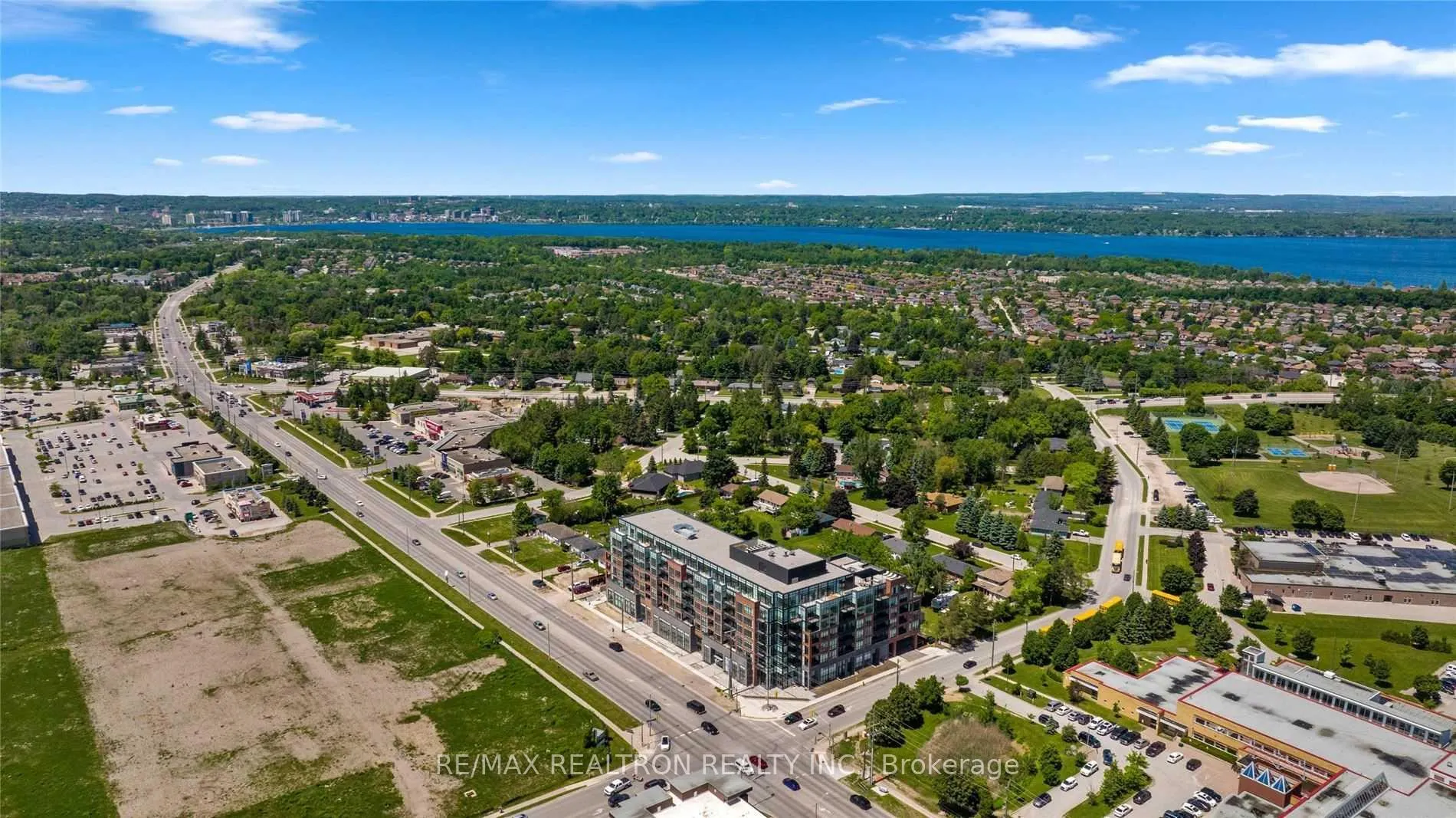 Photo 30 of Unit 704, 681 Yonge Street, Barrie, Painswick South — HOMEH