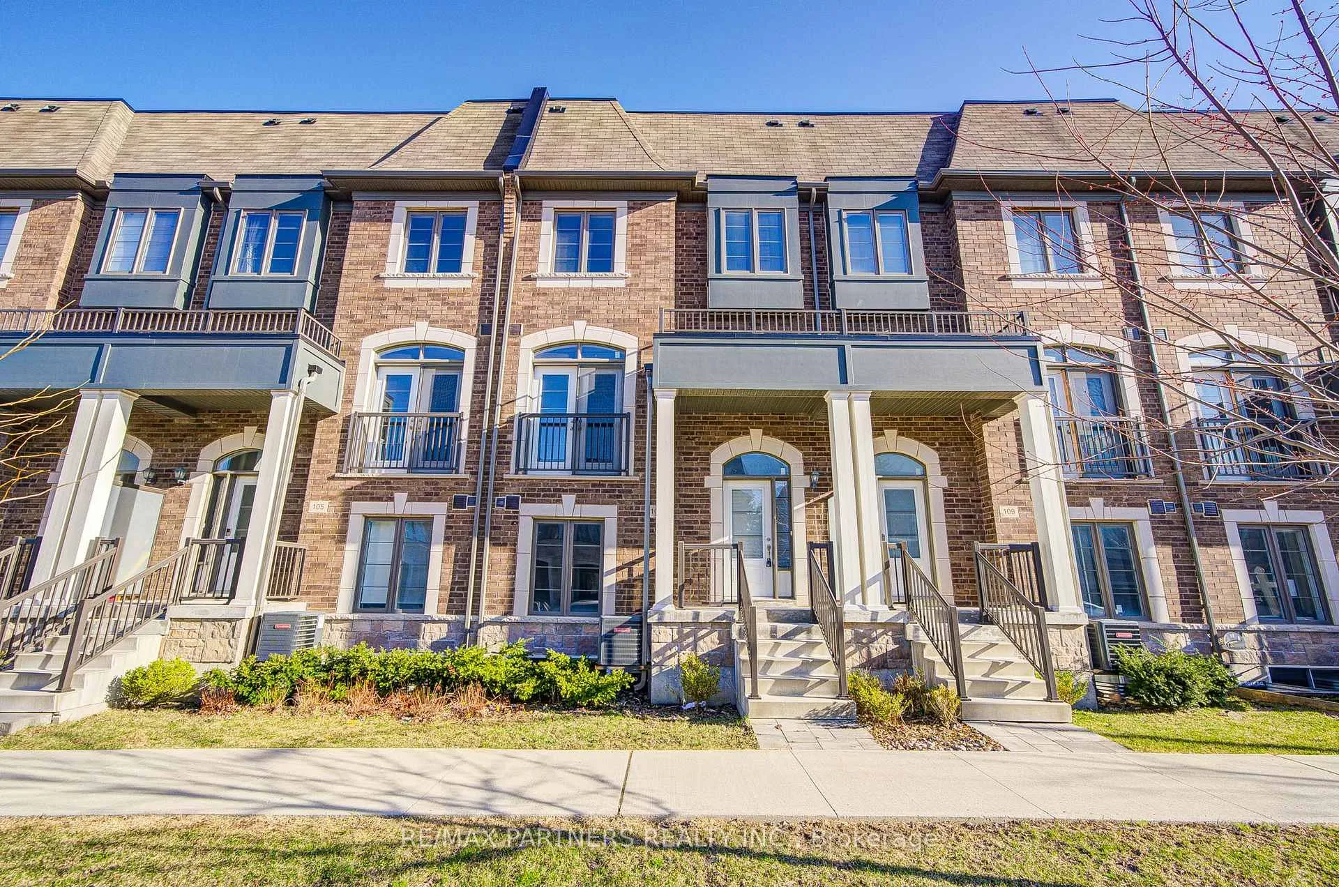 Photo 1 of 109 Lichfield Road, Markham, Unionville — HOMEH
