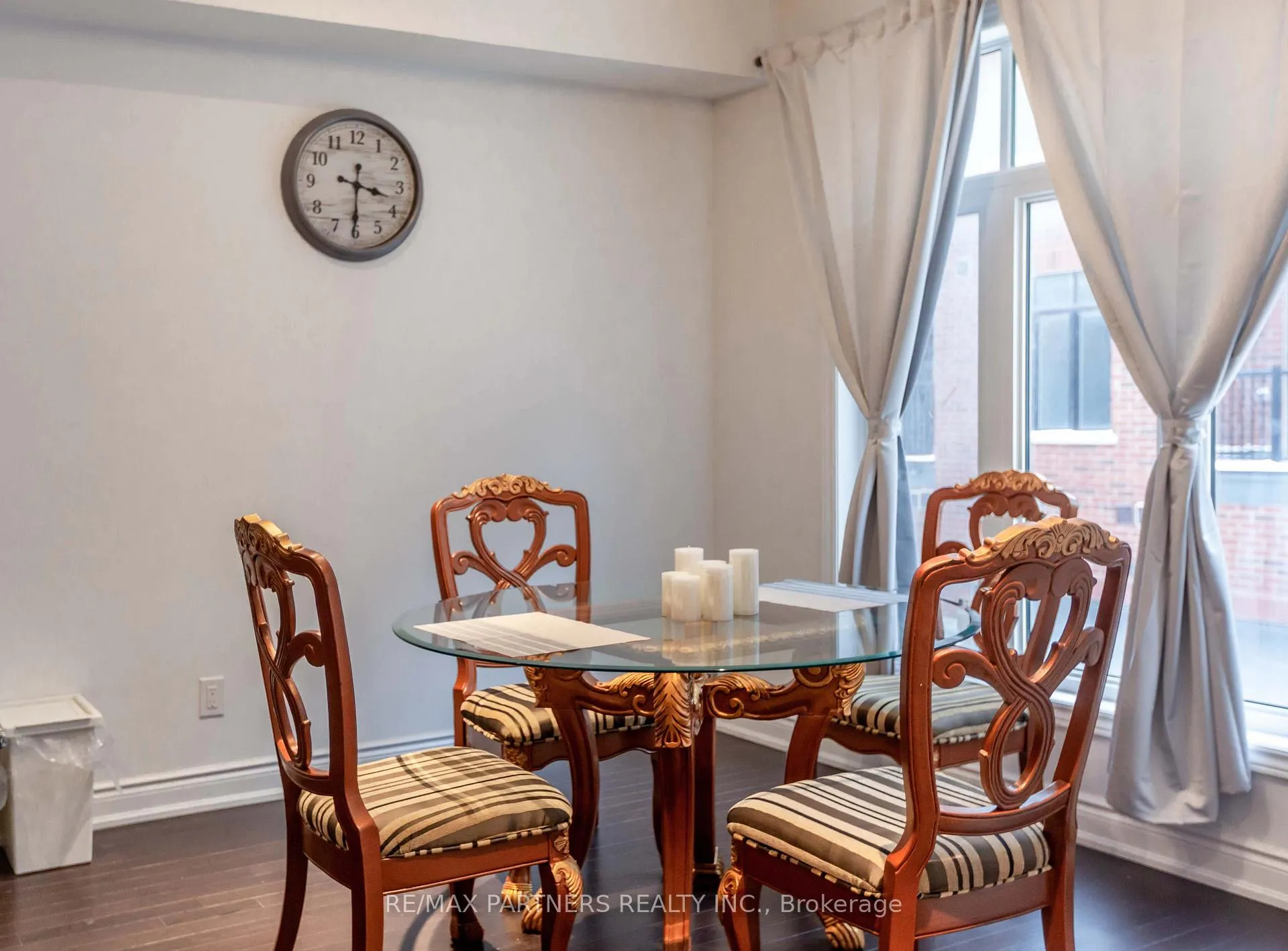 Photo 4 of 109 Lichfield Road, Markham, Unionville — HOMEH