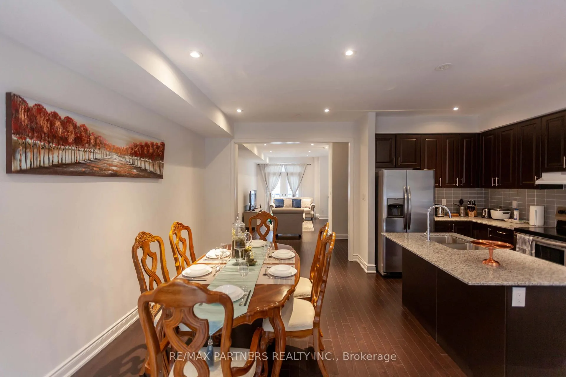 Photo 6 of 109 Lichfield Road, Markham, Unionville — HOMEH