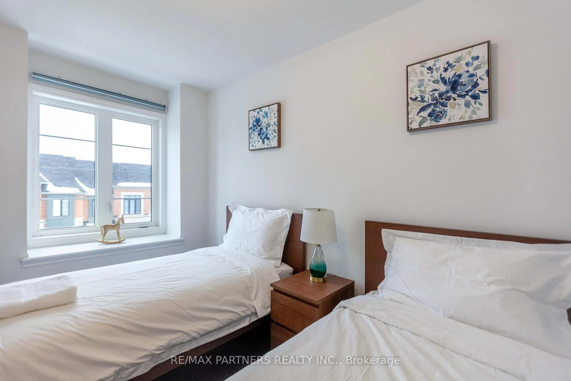 Photo 9 of 109 Lichfield Road, Markham, Unionville — HOMEH
