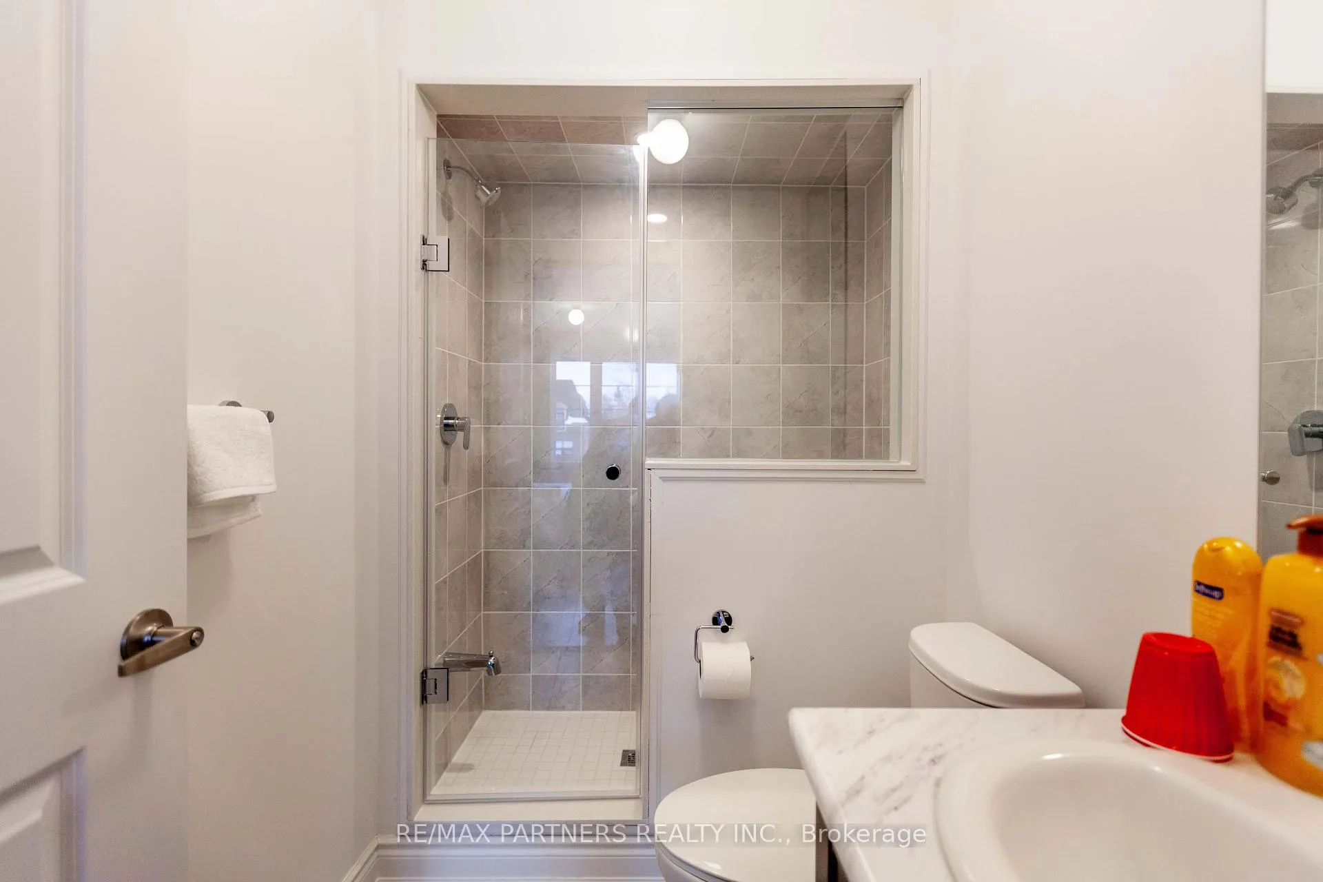Photo 12 of 109 Lichfield Road, Markham, Unionville — HOMEH