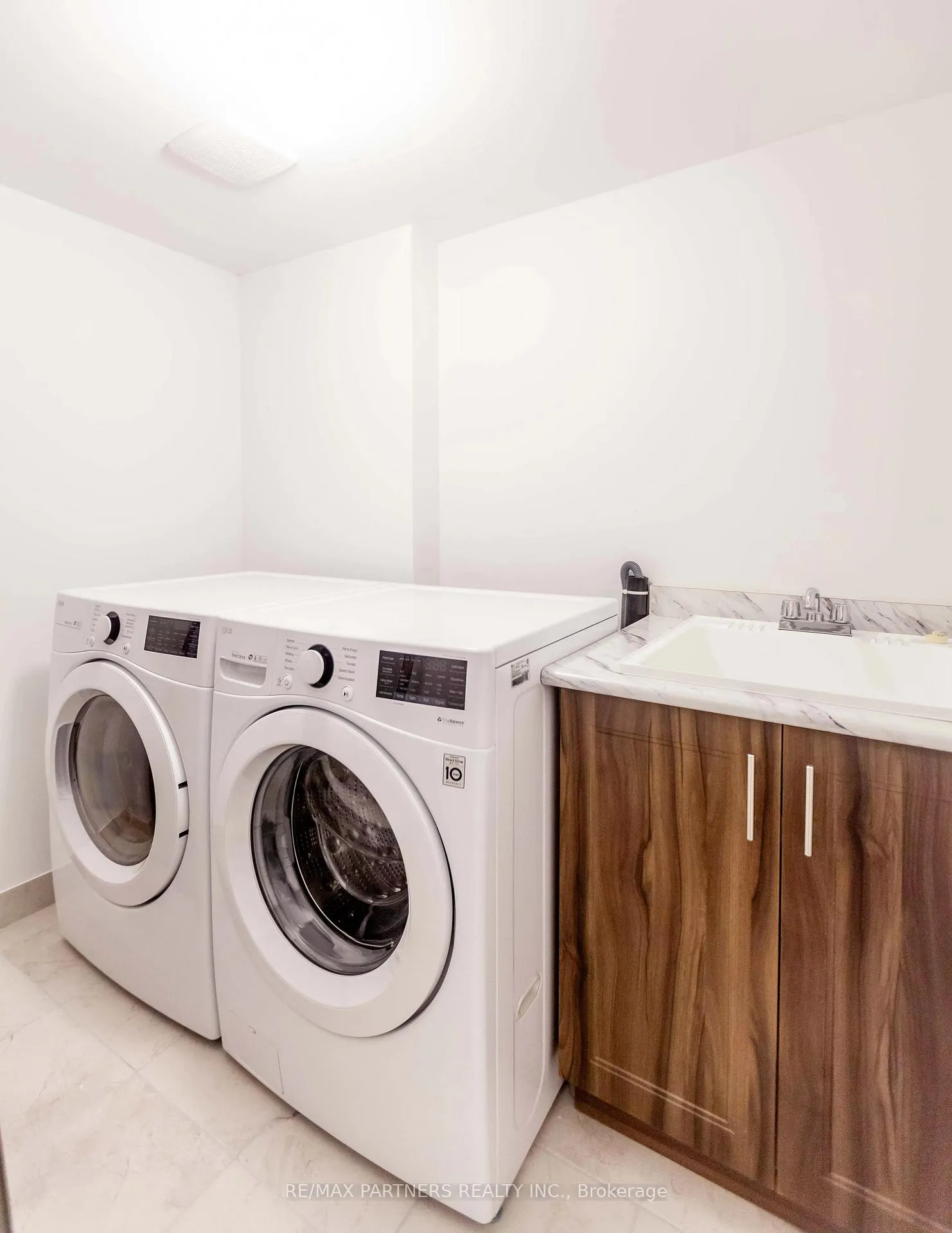 Photo 15 of 109 Lichfield Road, Markham, Unionville — HOMEH