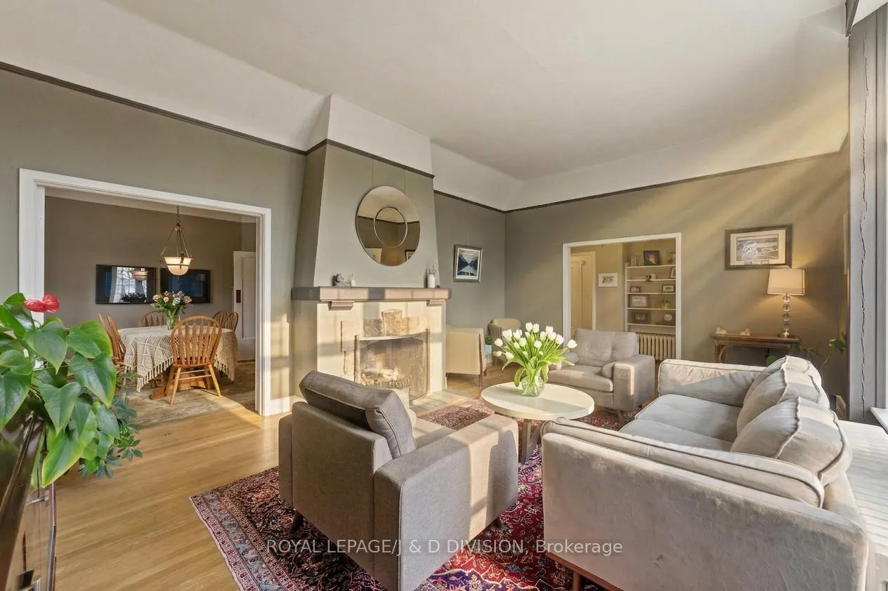 Photo 4 of 44 Tecumseth Street, Orillia — HOMEH