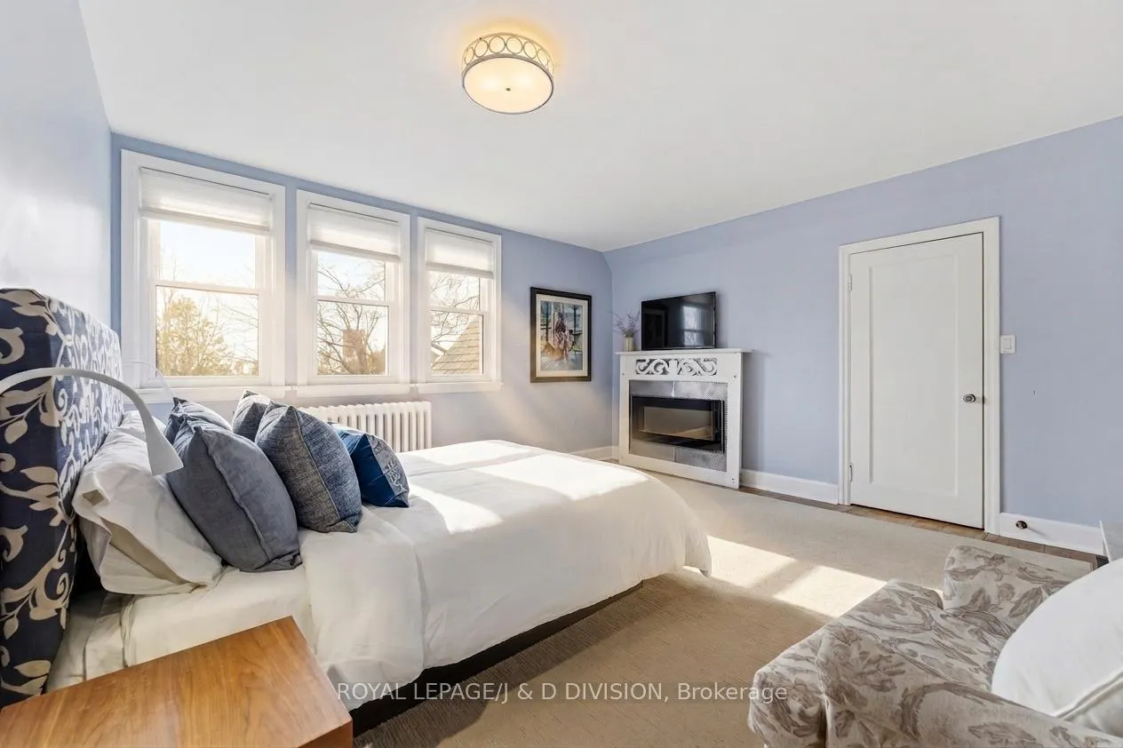 Photo 9 of 44 Tecumseth Street, Orillia — HOMEH