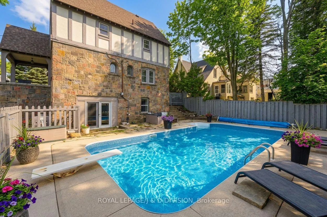 Photo 22 of 44 Tecumseth Street, Orillia — HOMEH