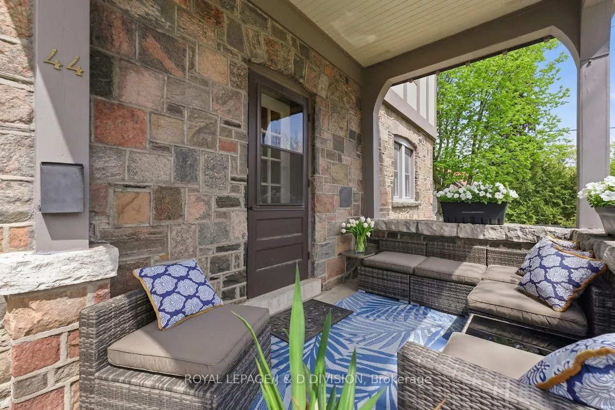 Photo 23 of 44 Tecumseth Street, Orillia — HOMEH