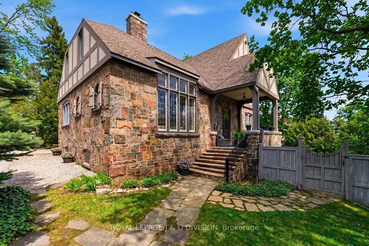 Photo 24 of 44 Tecumseth Street, Orillia — HOMEH