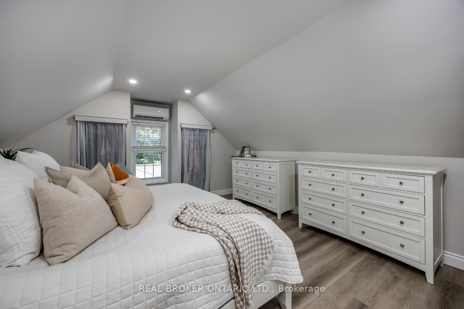 Photo 19 of 79 Townline Road N, Clarington, Courtice — HOMEH