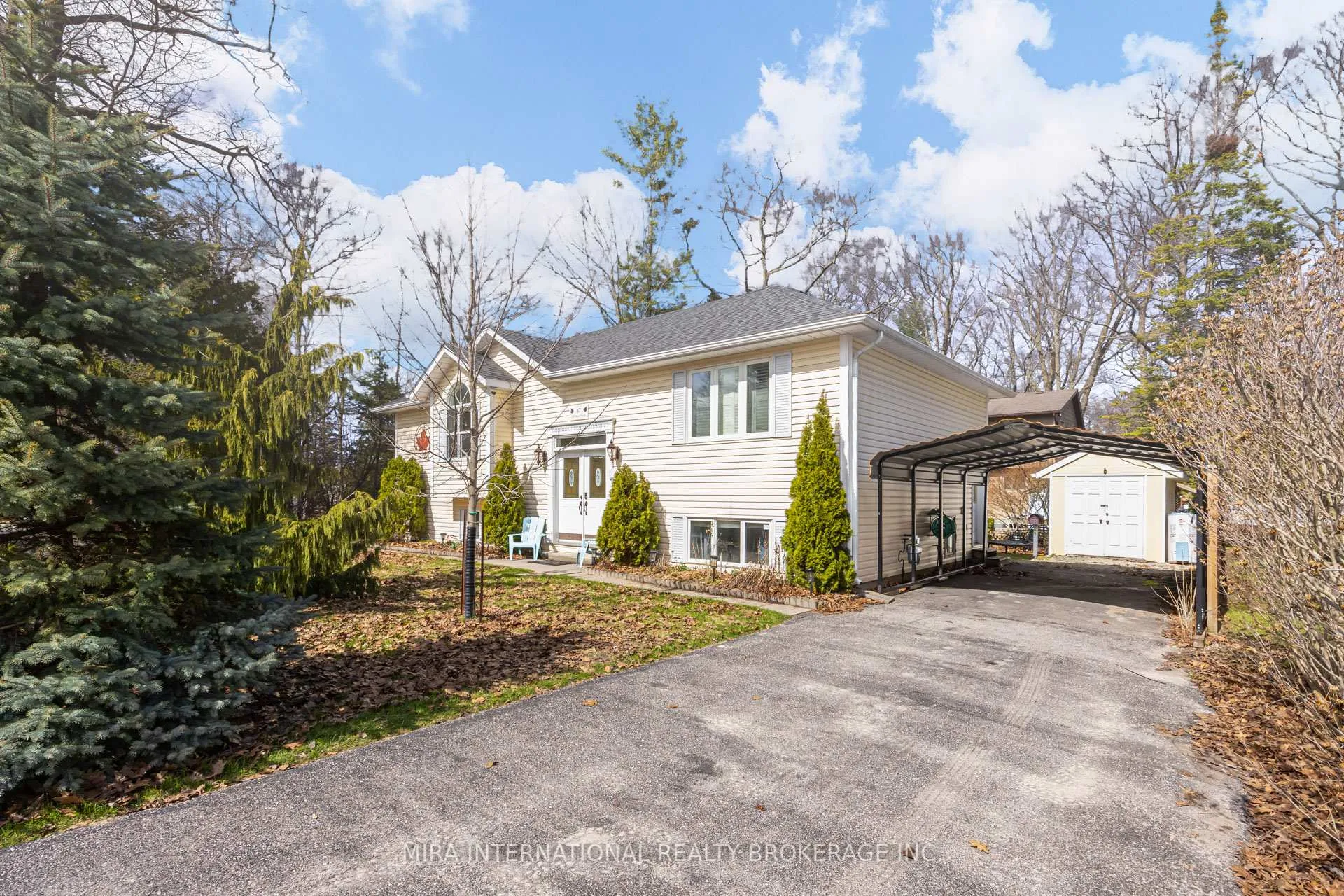 Photo 3 of 47 29TH Street N, Wasaga Beach — HOMEH