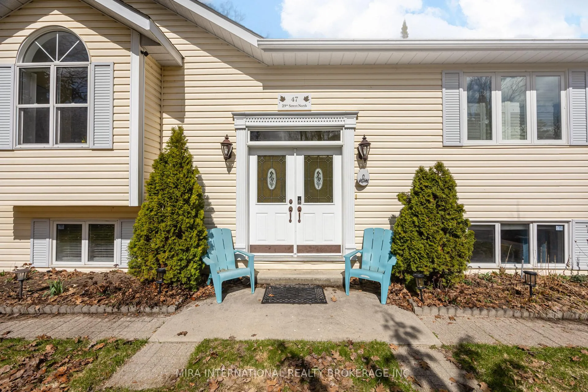 Photo 4 of 47 29TH Street N, Wasaga Beach — HOMEH