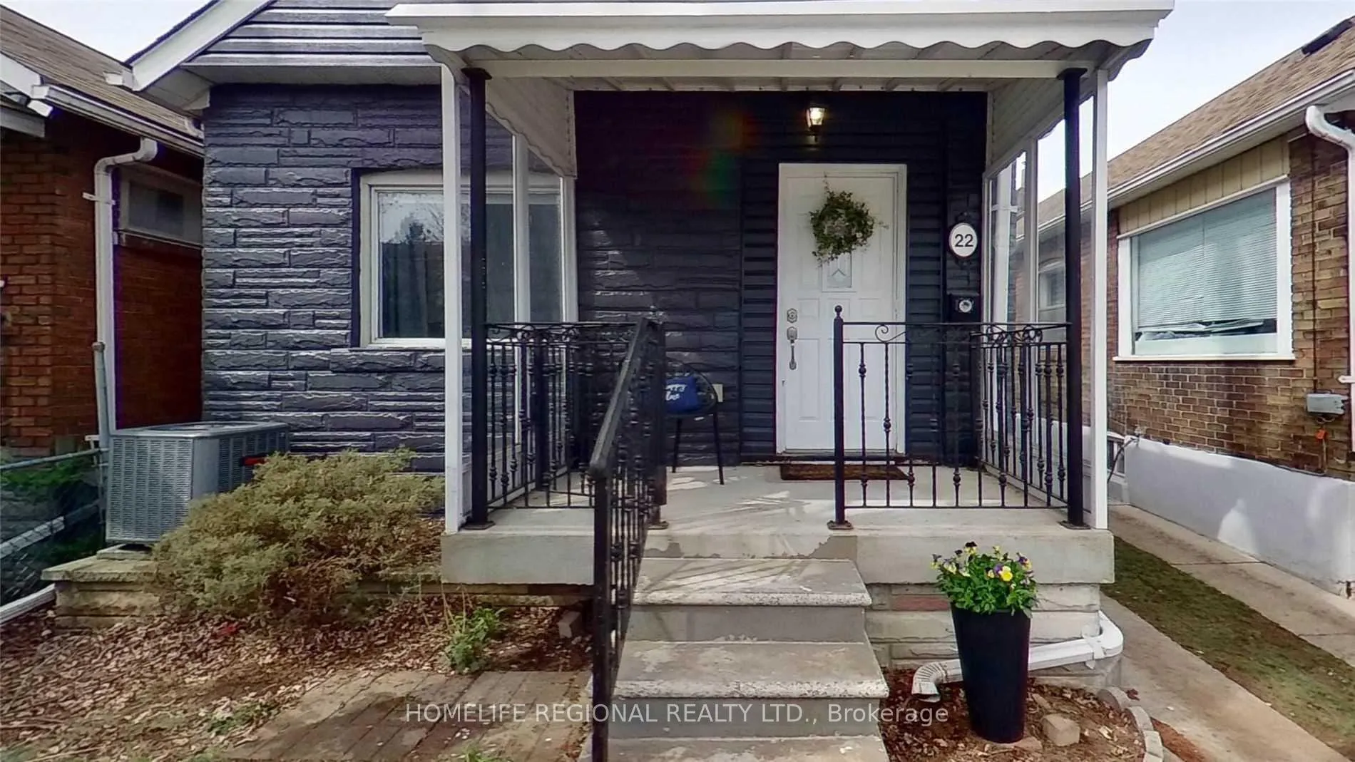 Photo 3 of 22 Criscoe Street, Toronto, Rockcliffe-Smythe — HOMEH