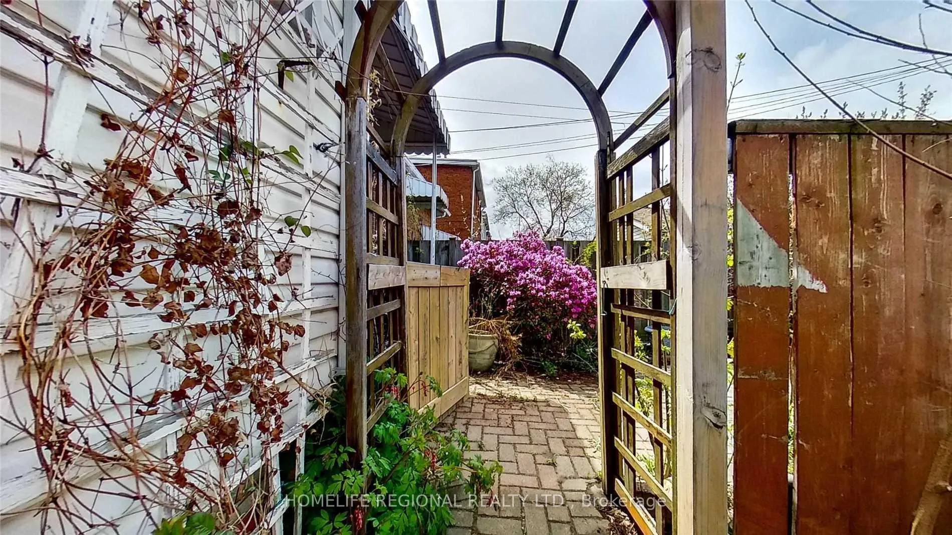 Photo 39 of 22 Criscoe Street, Toronto, Rockcliffe-Smythe — HOMEH