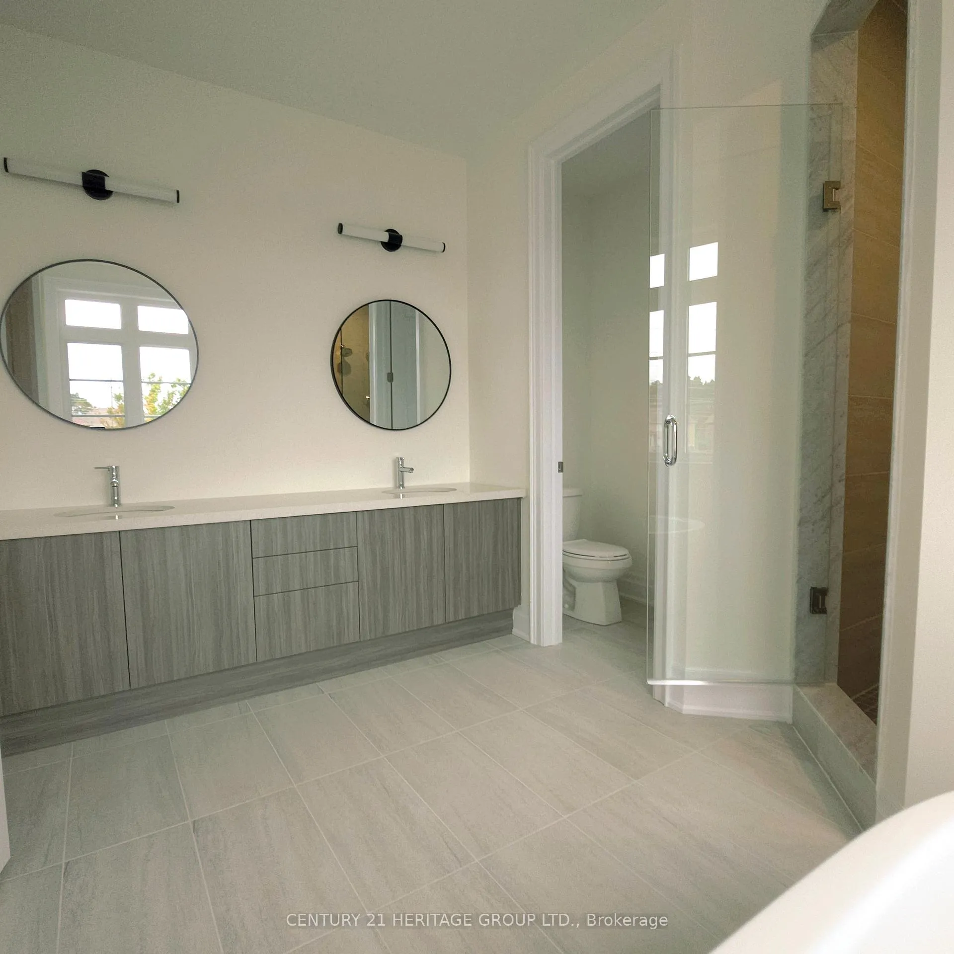 Photo 5 of 226 Archerhill Circle, Aurora, Aurora Grove — HOMEH