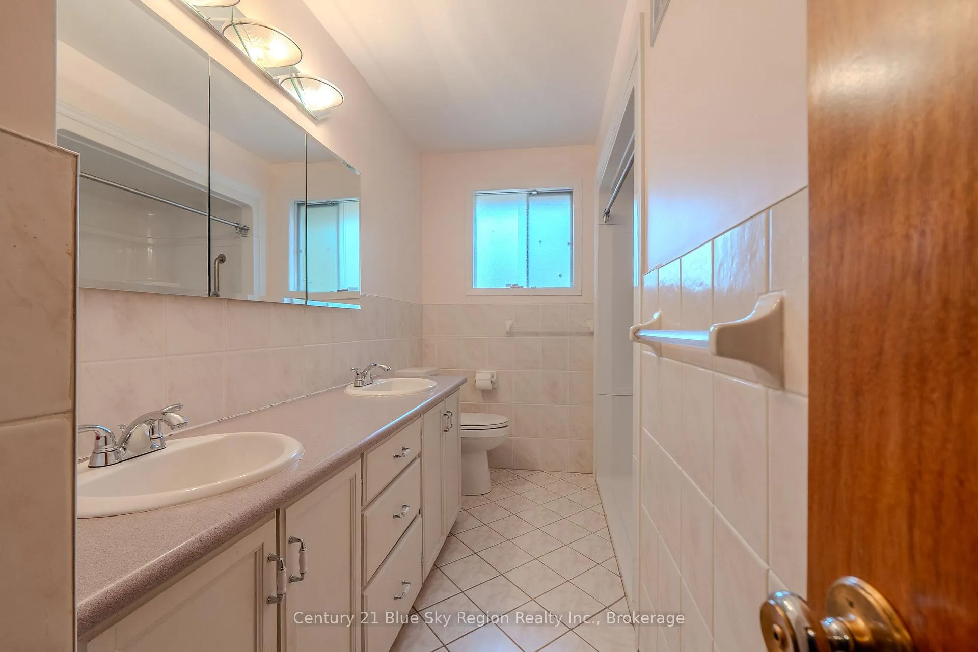 Photo 13 of 253 Richard Road, North Bay, Birchaven — HOMEH