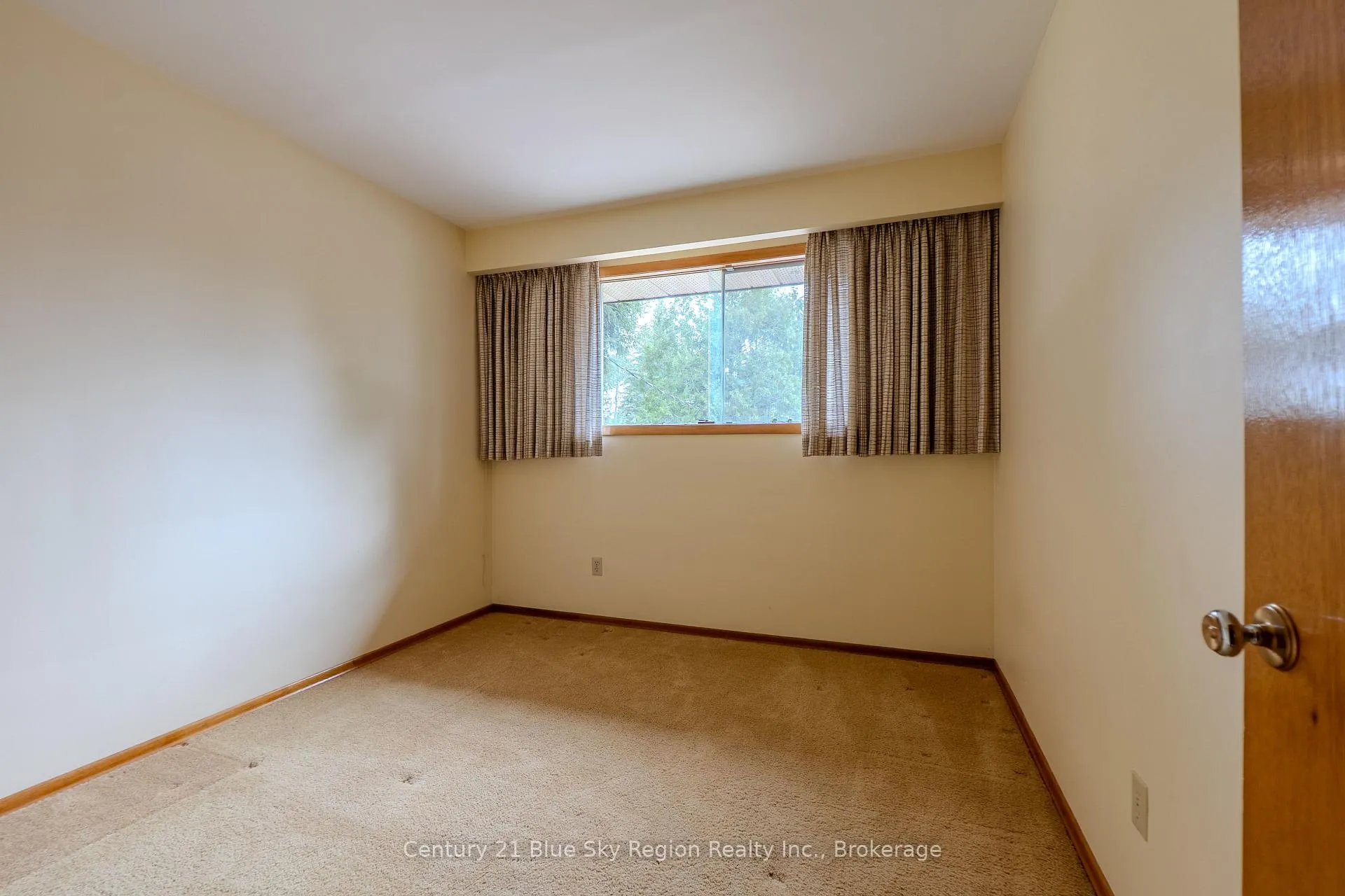 Photo 16 of 253 Richard Road, North Bay, Birchaven — HOMEH