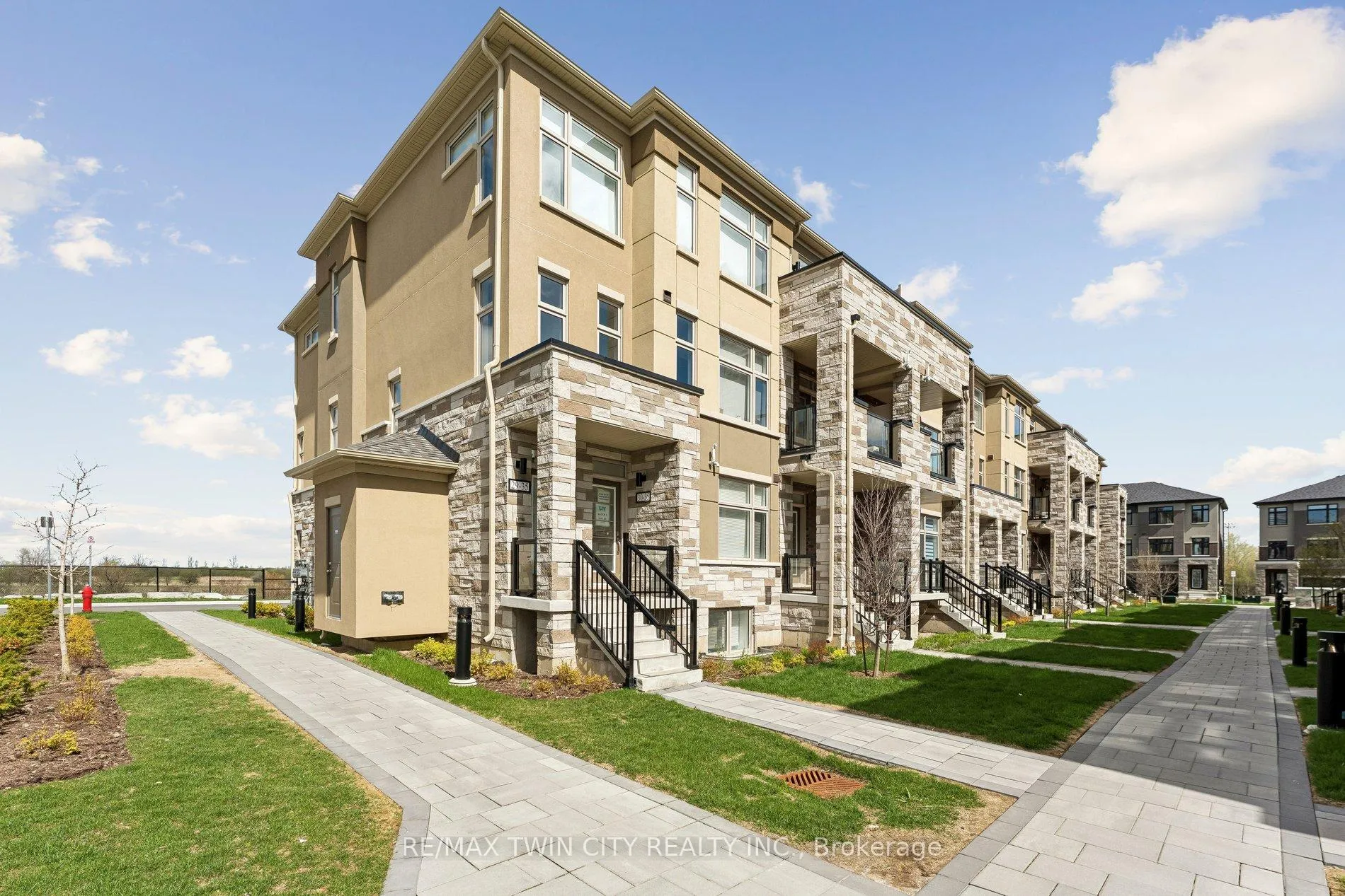 Photo 1 of Unit 28, 35 Fieldridge Crescent, Brampton, Sandringham-Wellington North — HOMEH