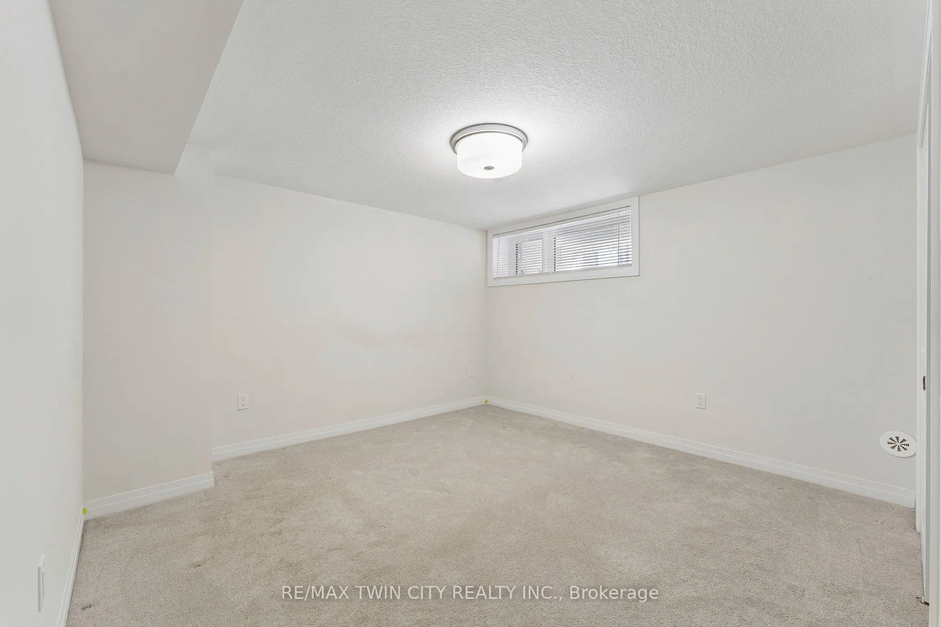 Photo 24 of Unit 28, 35 Fieldridge Crescent, Brampton, Sandringham-Wellington North — HOMEH