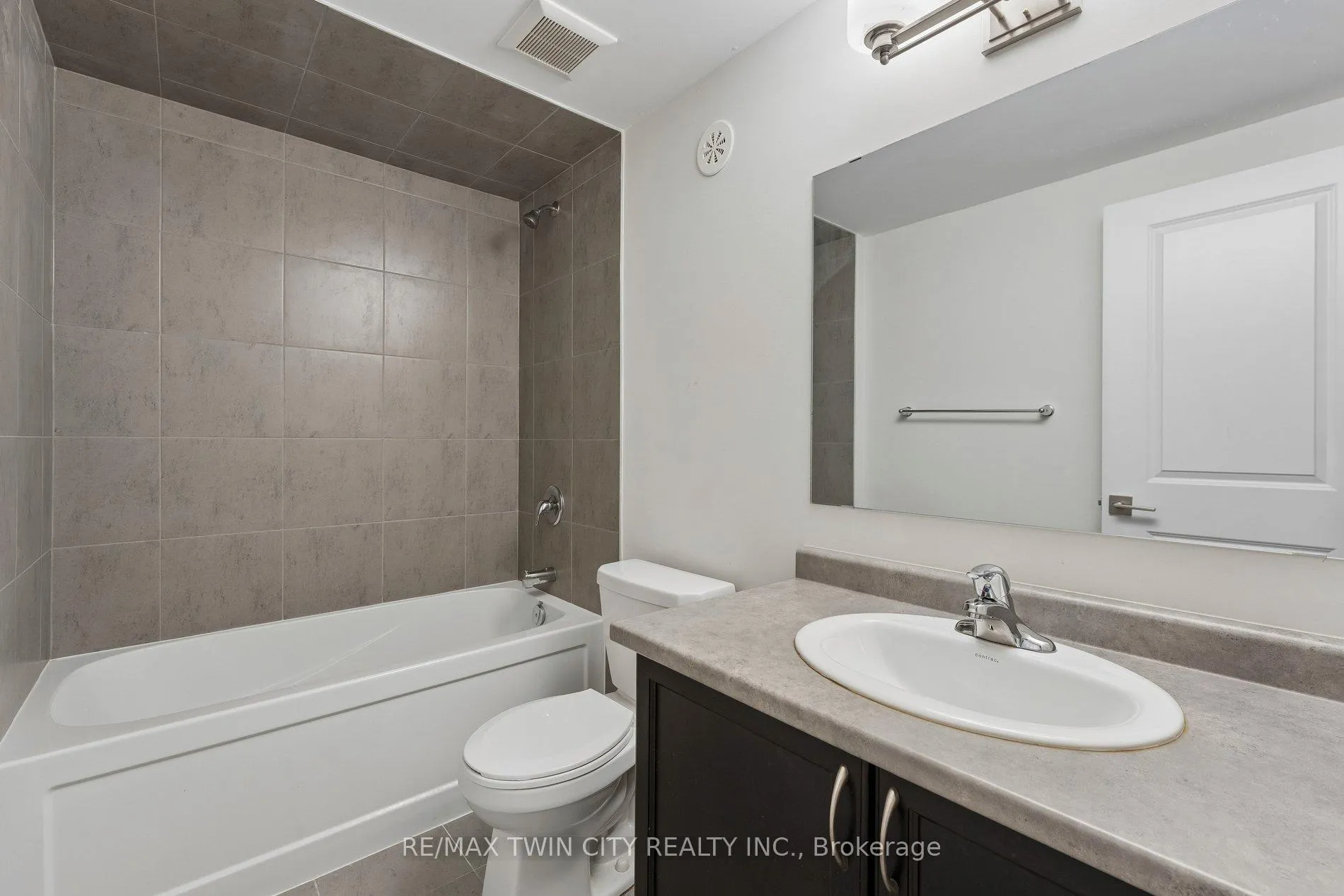 Photo 26 of Unit 28, 35 Fieldridge Crescent, Brampton, Sandringham-Wellington North — HOMEH