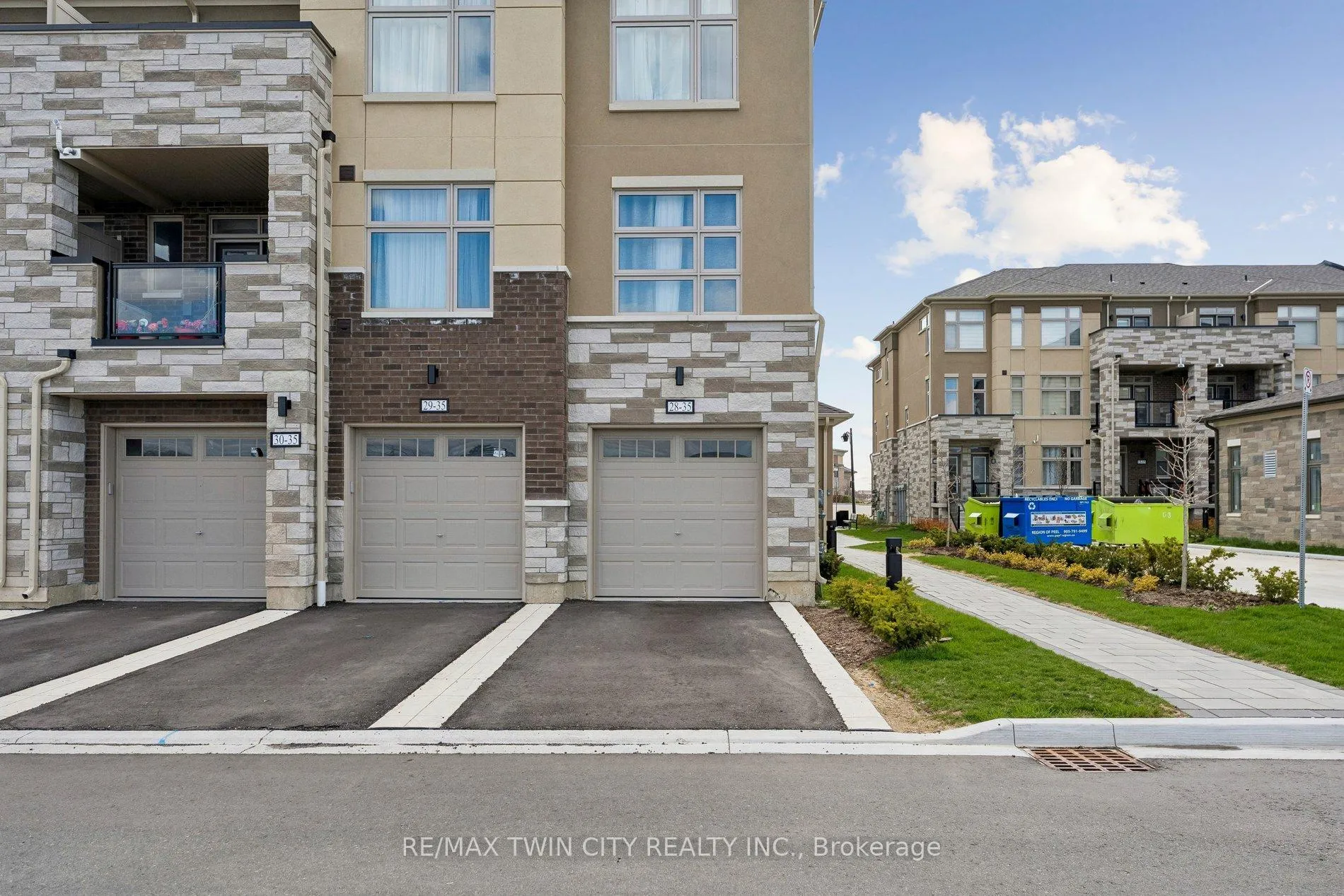 Photo 31 of Unit 28, 35 Fieldridge Crescent, Brampton, Sandringham-Wellington North — HOMEH