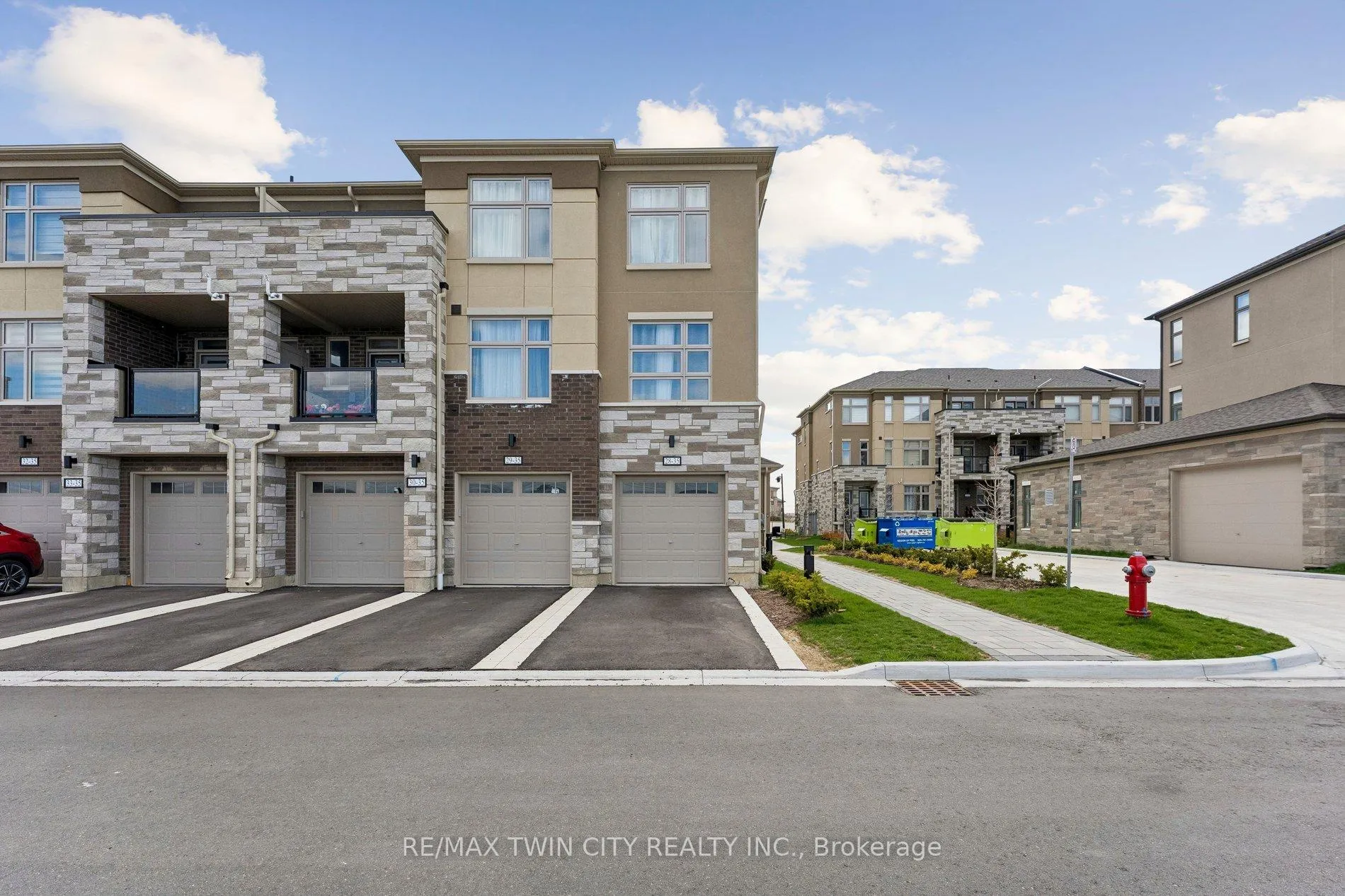 Photo 32 of Unit 28, 35 Fieldridge Crescent, Brampton, Sandringham-Wellington North — HOMEH