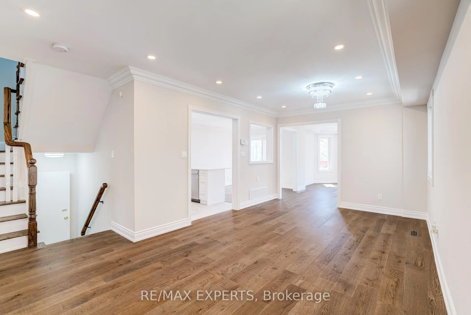 Photo 5 of 45 Del Francesco Way, Vaughan, Vellore Village — HOMEH