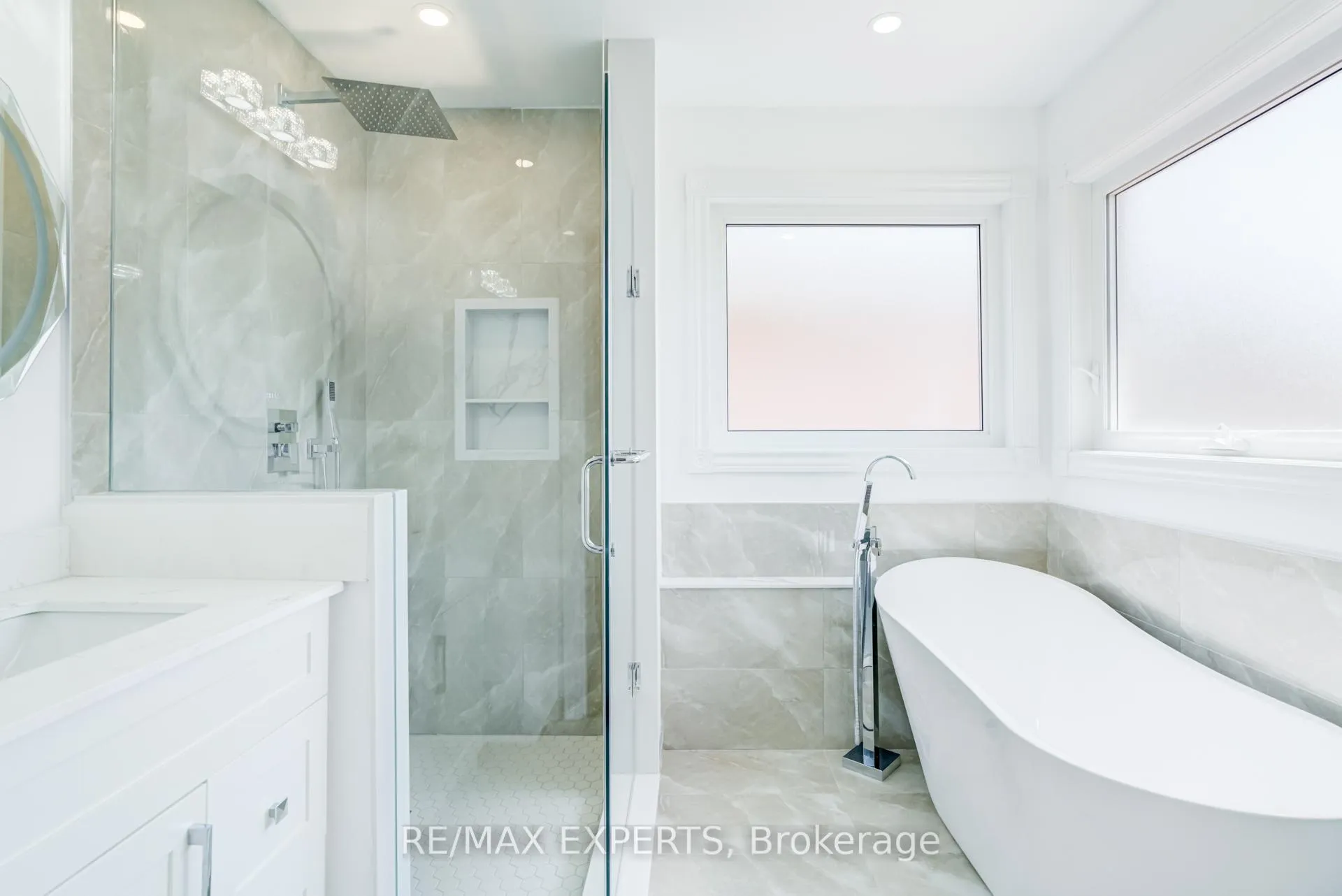 Photo 17 of 45 Del Francesco Way, Vaughan, Vellore Village — HOMEH
