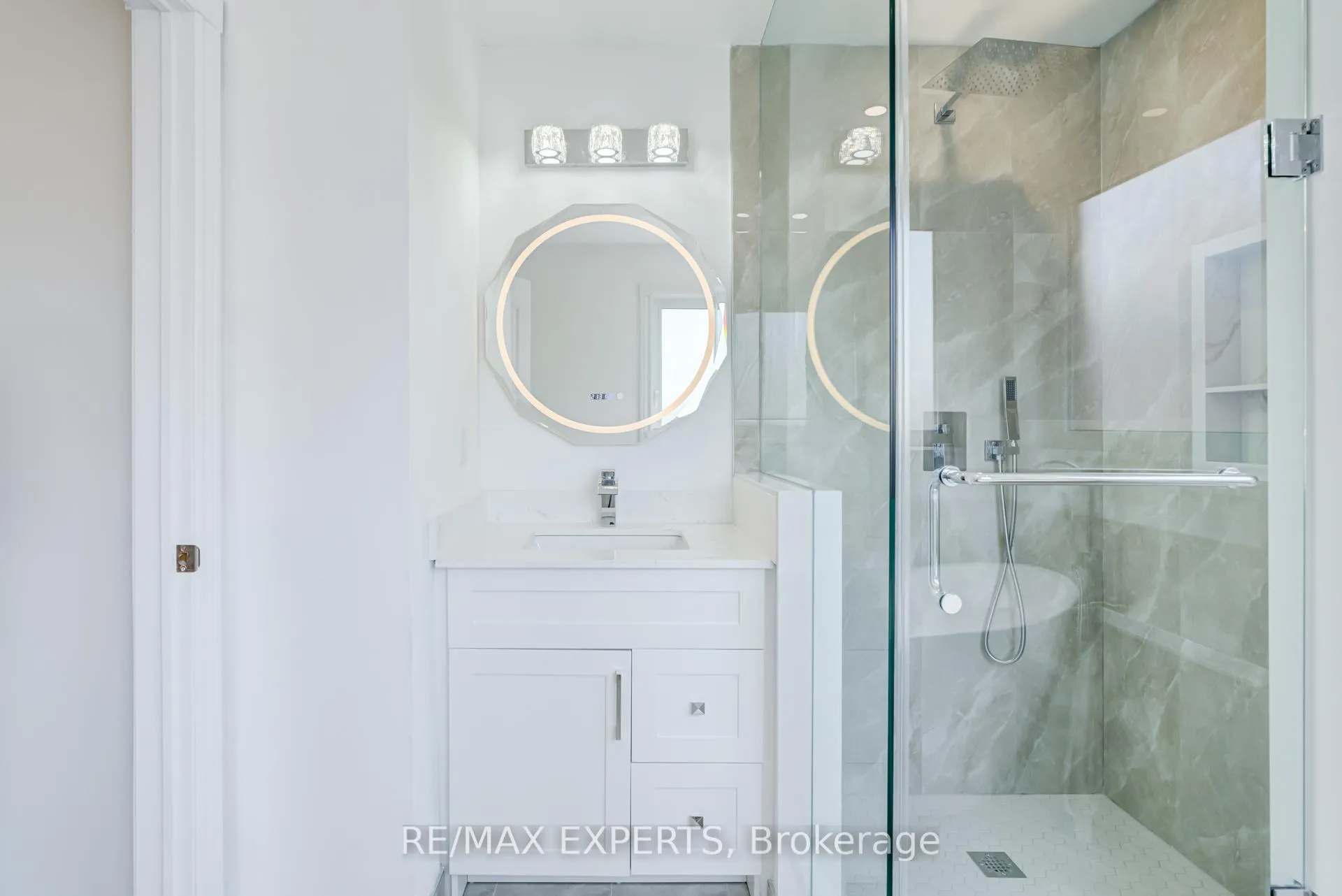 Photo 18 of 45 Del Francesco Way, Vaughan, Vellore Village — HOMEH