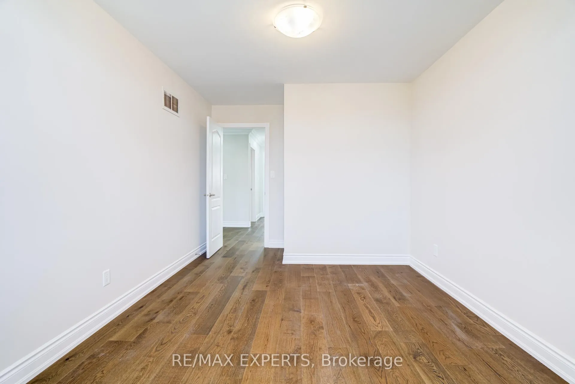 Photo 22 of 45 Del Francesco Way, Vaughan, Vellore Village — HOMEH