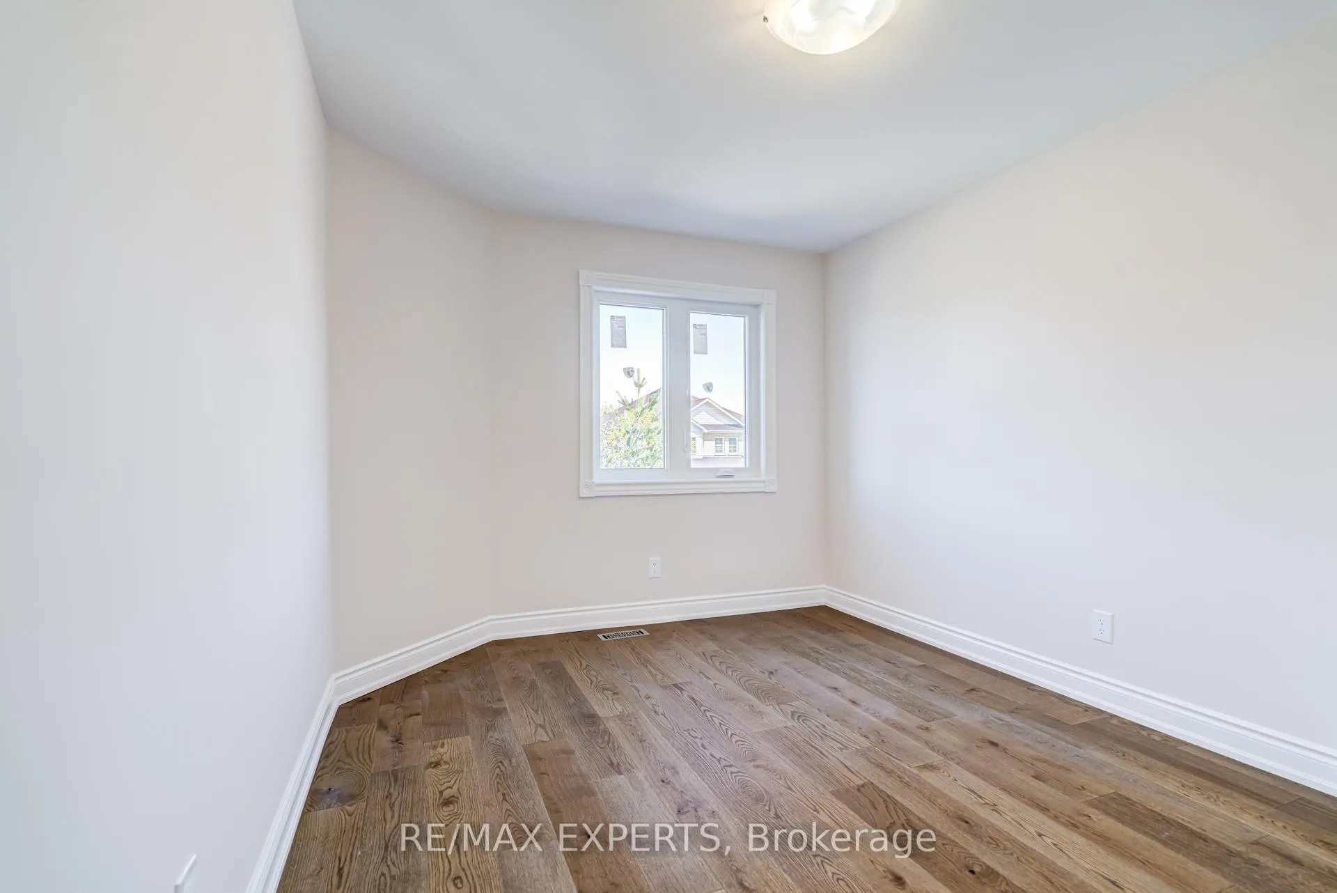 Photo 23 of 45 Del Francesco Way, Vaughan, Vellore Village — HOMEH