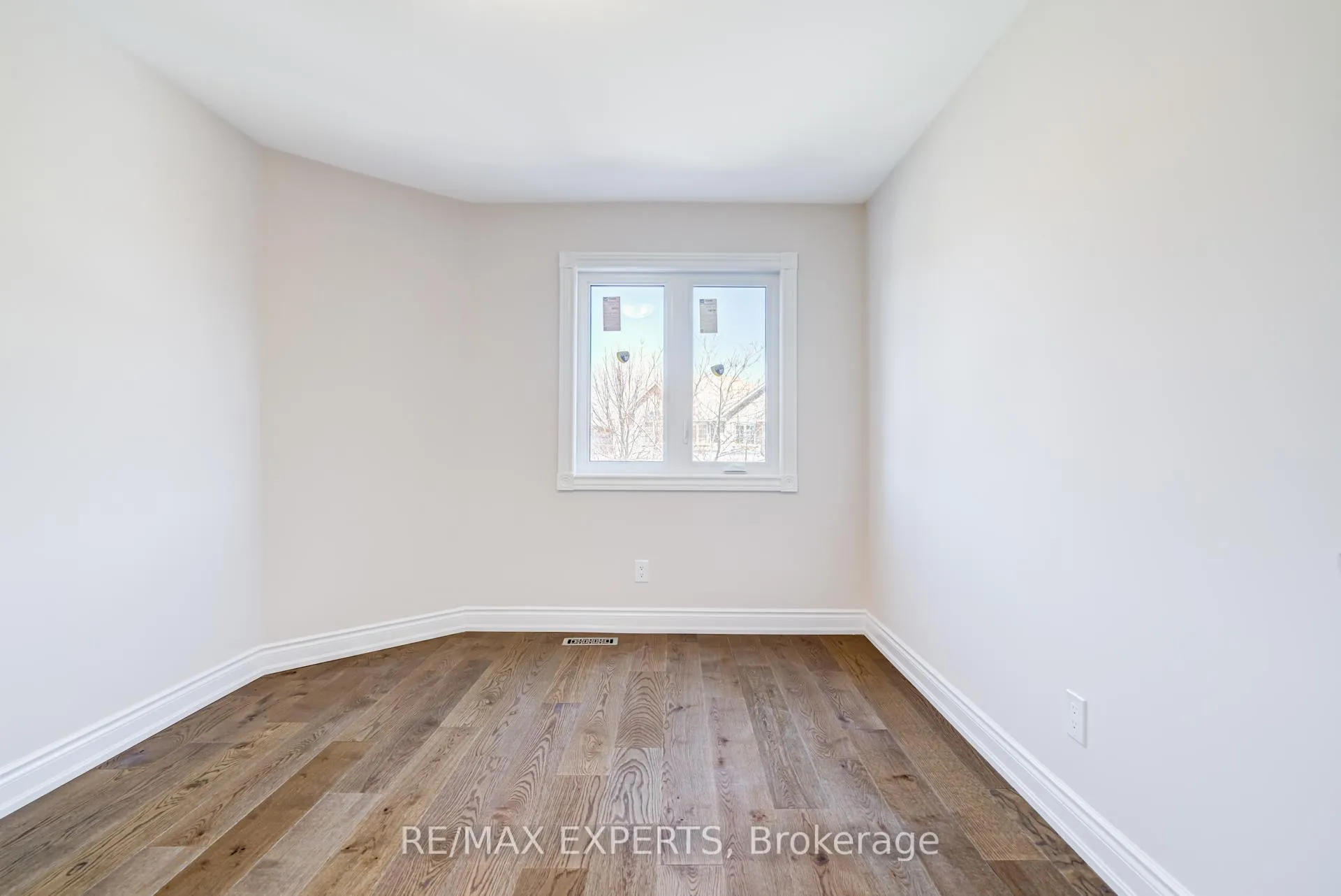 Photo 24 of 45 Del Francesco Way, Vaughan, Vellore Village — HOMEH
