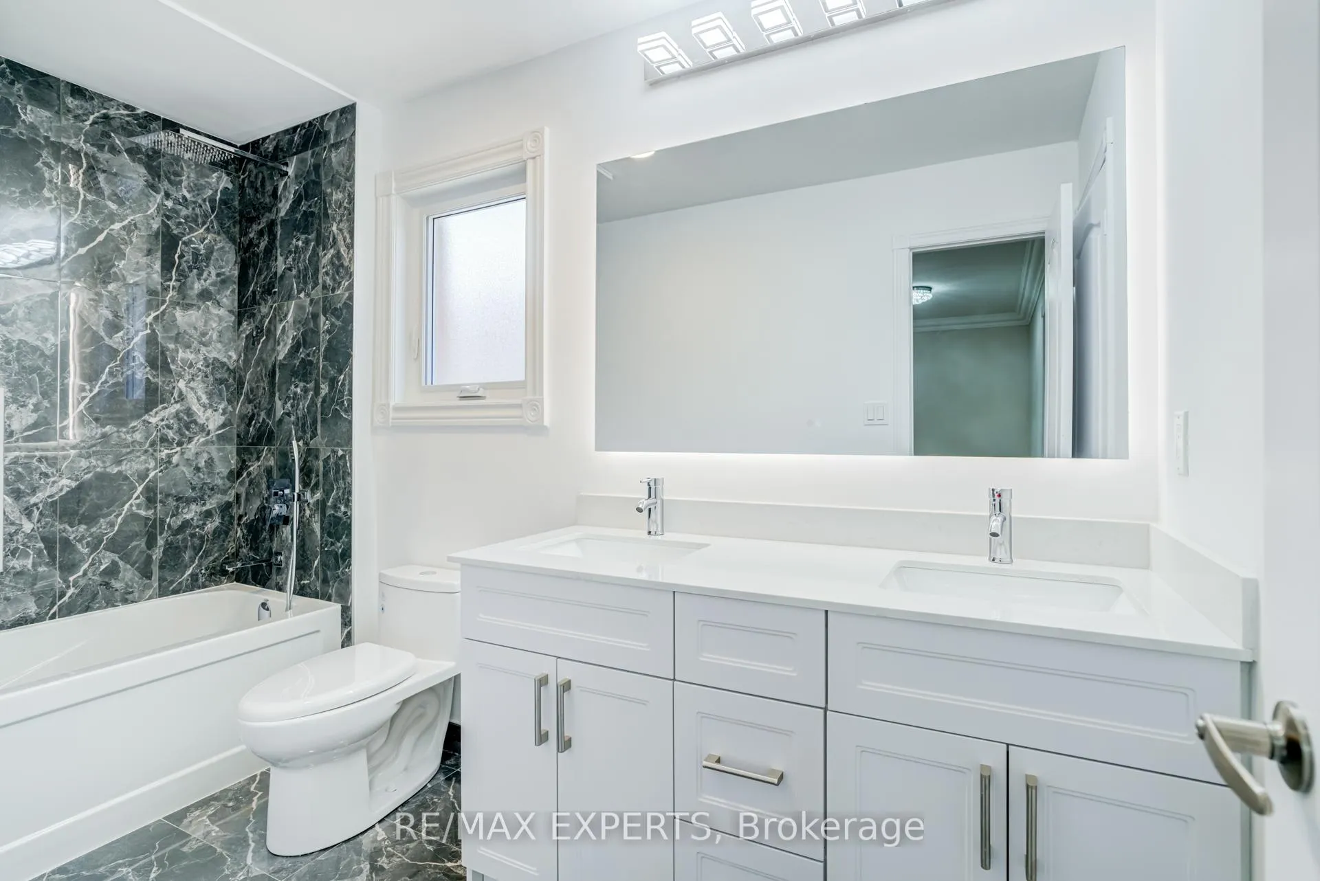 Photo 29 of 45 Del Francesco Way, Vaughan, Vellore Village — HOMEH