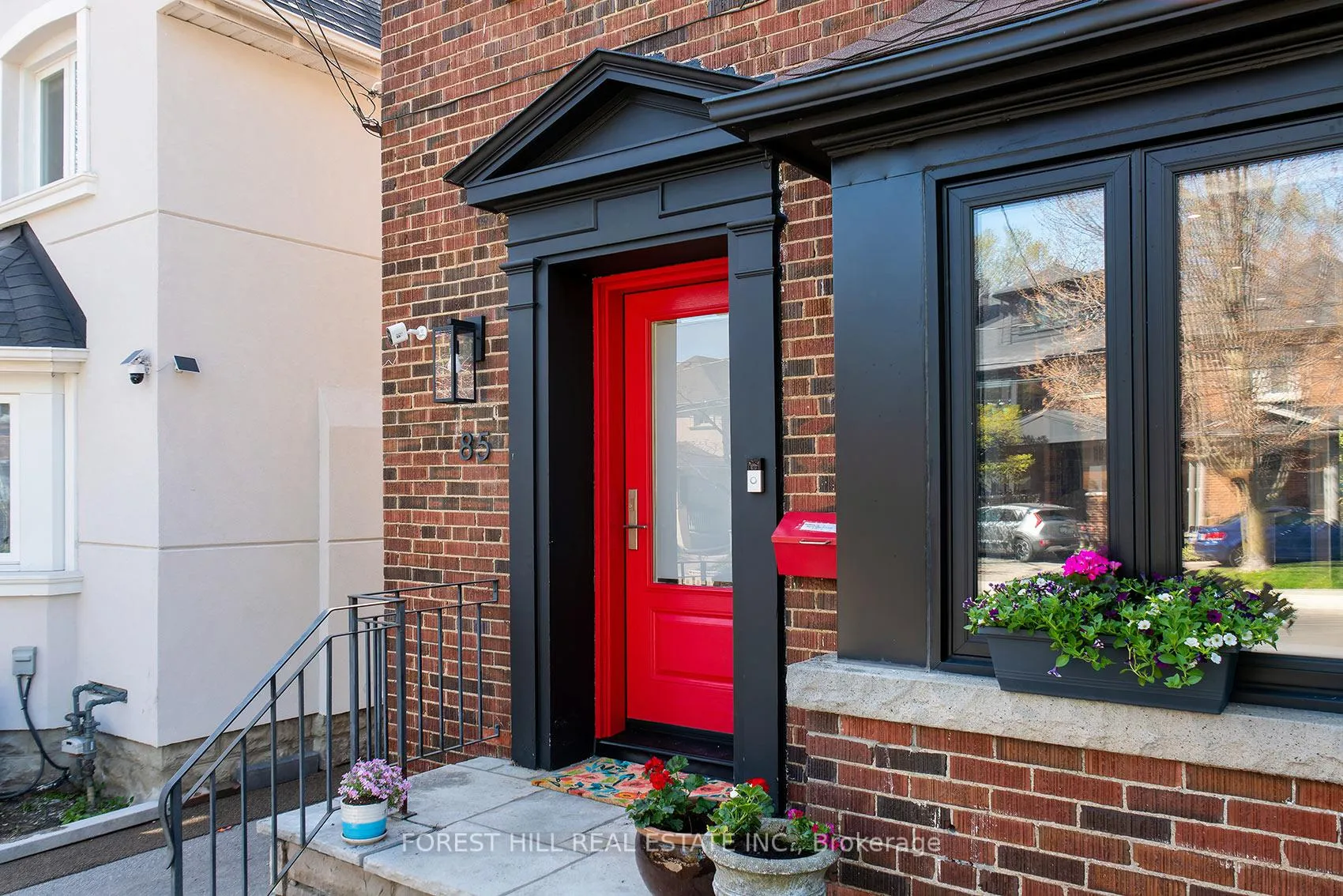 Photo 2 of 85 Fairlawn Avenue, Toronto, Lawrence Park North — HOMEH