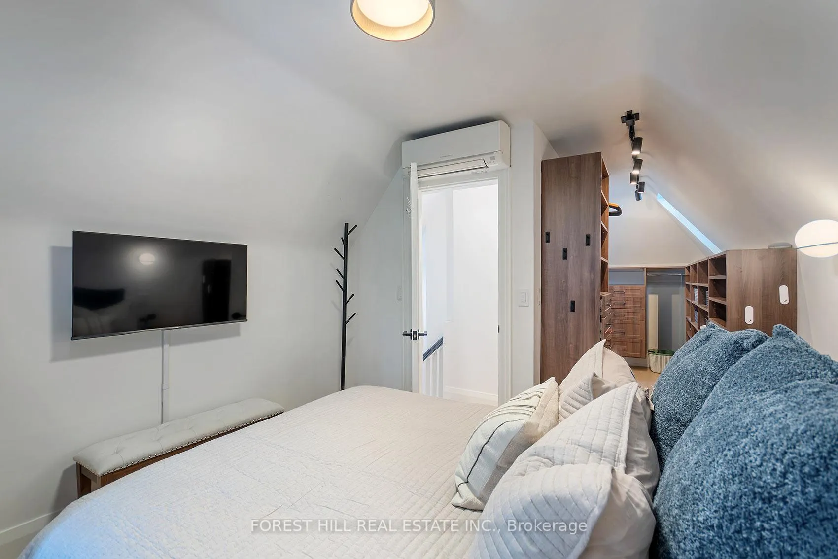 Photo 17 of 85 Fairlawn Avenue, Toronto, Lawrence Park North — HOMEH