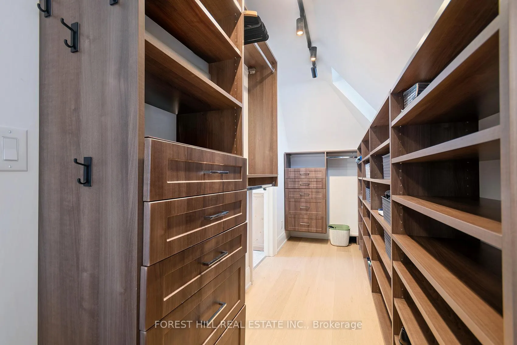 Photo 18 of 85 Fairlawn Avenue, Toronto, Lawrence Park North — HOMEH