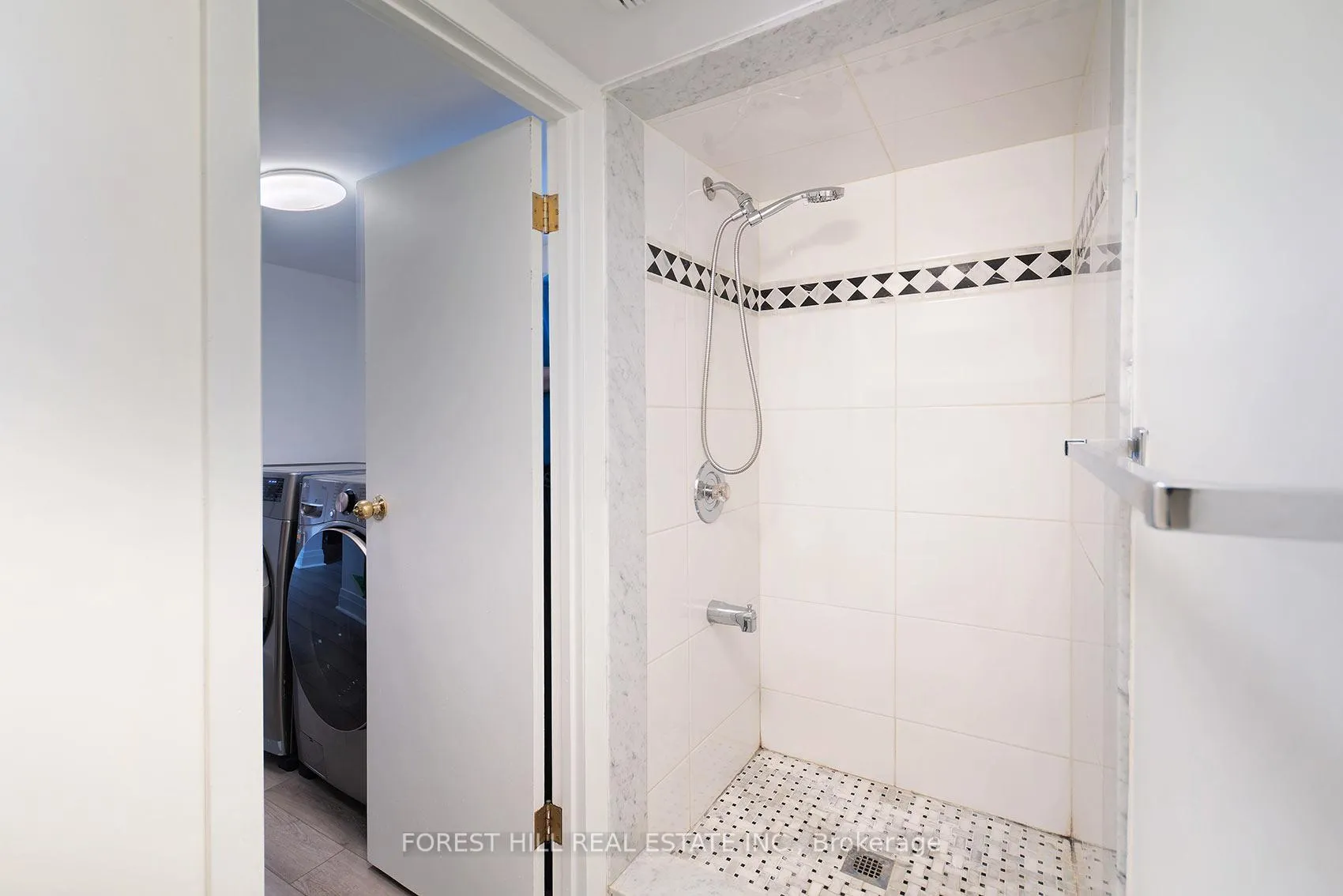 Photo 36 of 85 Fairlawn Avenue, Toronto, Lawrence Park North — HOMEH