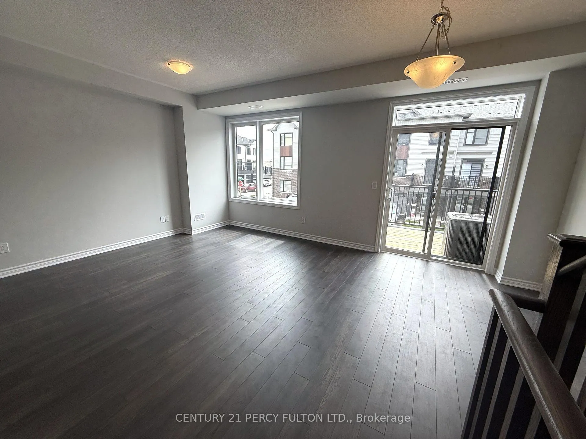 Photo 3 of 1060 Honeycomb Path, Oshawa, Kedron — HOMEH