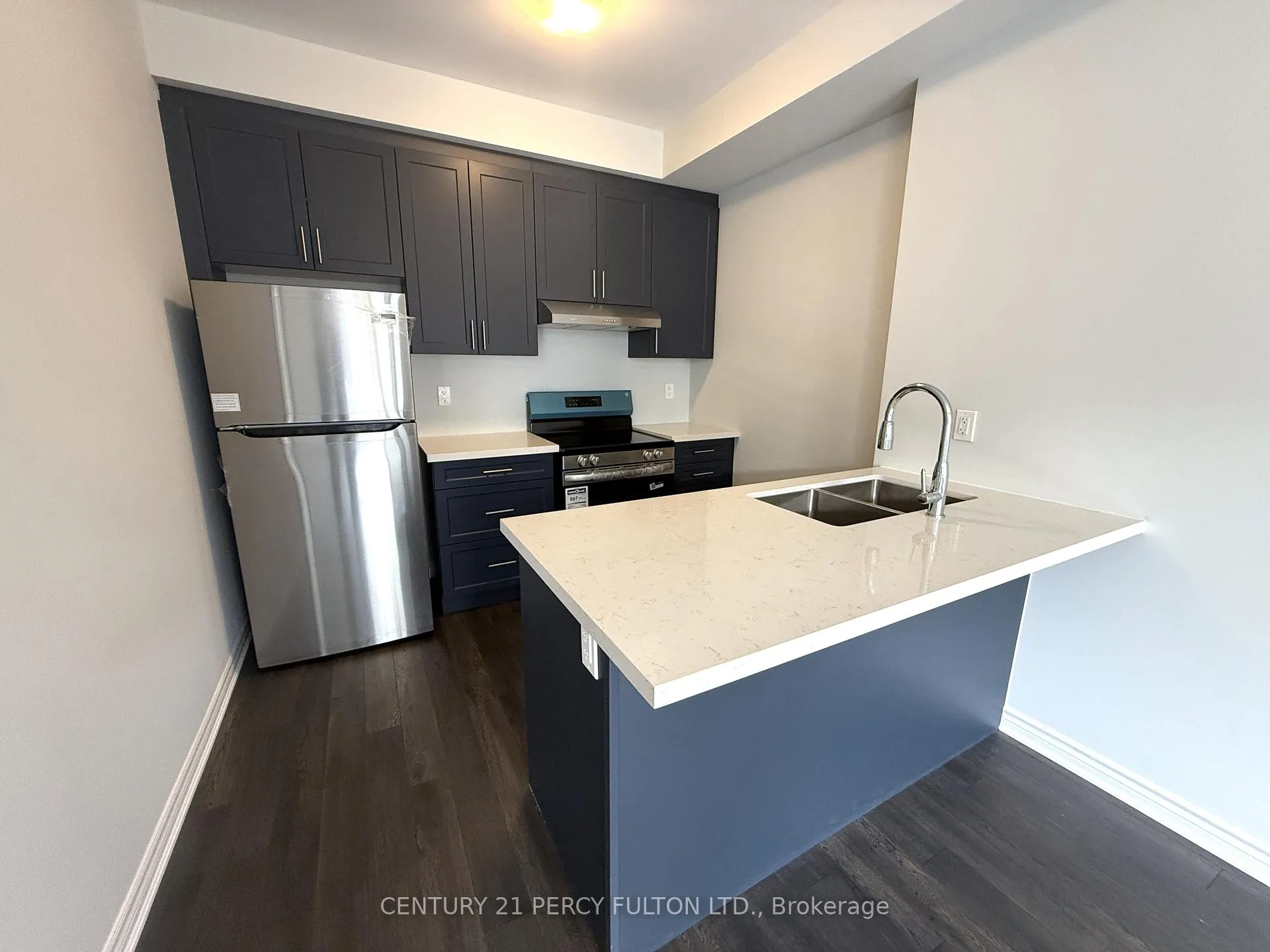 Photo 4 of 1060 Honeycomb Path, Oshawa, Kedron — HOMEH