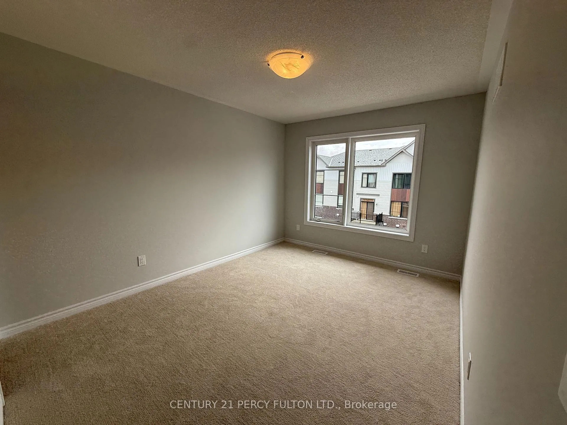 Photo 5 of 1060 Honeycomb Path, Oshawa, Kedron — HOMEH