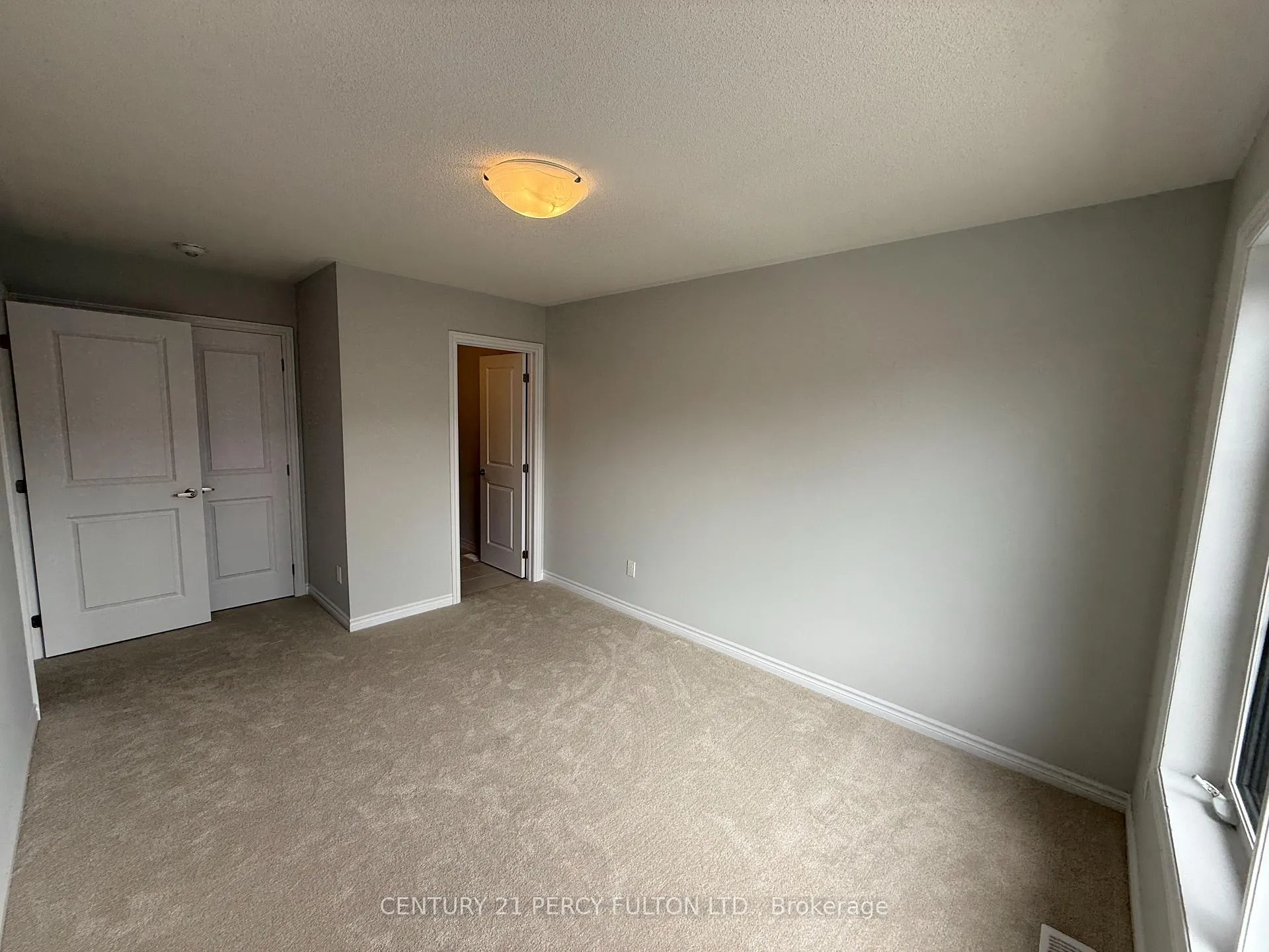 Photo 6 of 1060 Honeycomb Path, Oshawa, Kedron — HOMEH