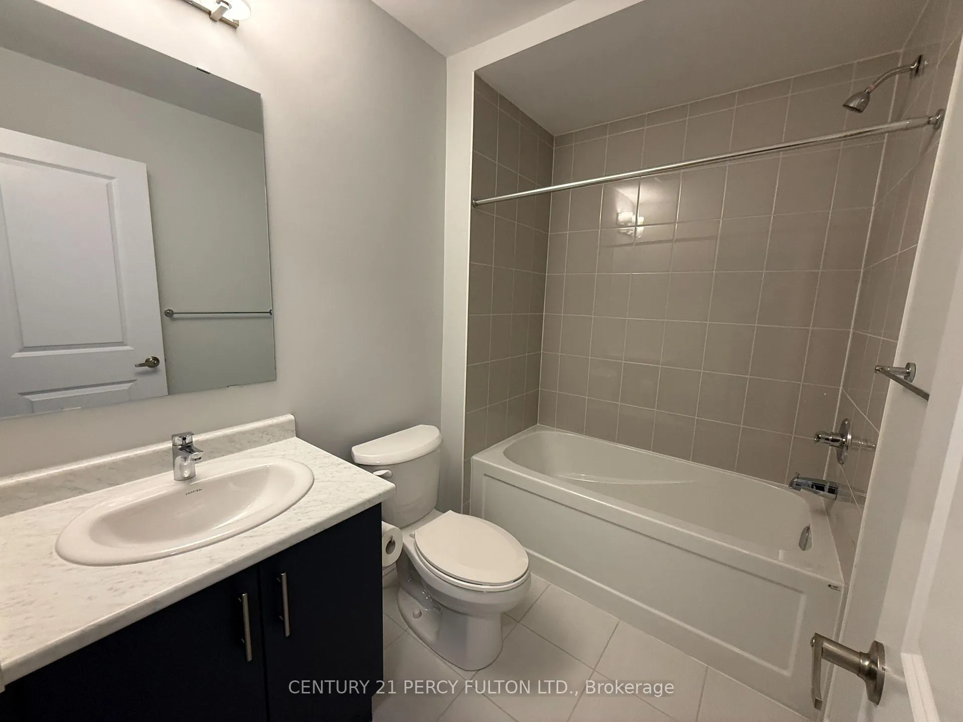 Photo 12 of 1060 Honeycomb Path, Oshawa, Kedron — HOMEH