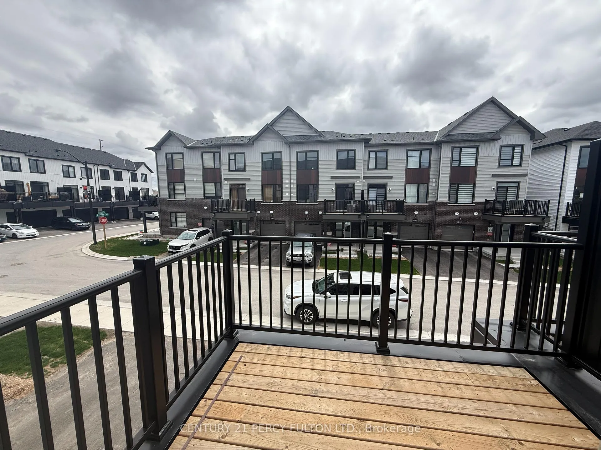 Photo 13 of 1060 Honeycomb Path, Oshawa, Kedron — HOMEH